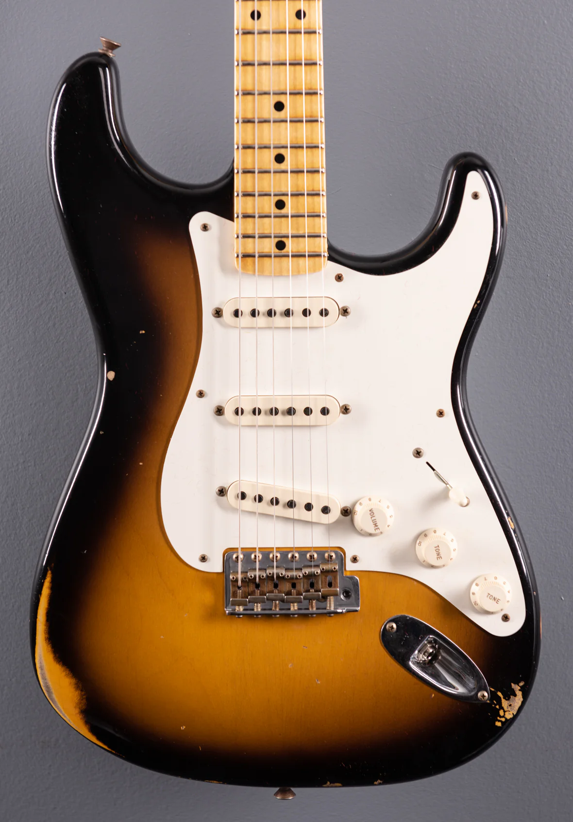 1957 Relic Stratocaster - Two Tone Sunburst - Image 3