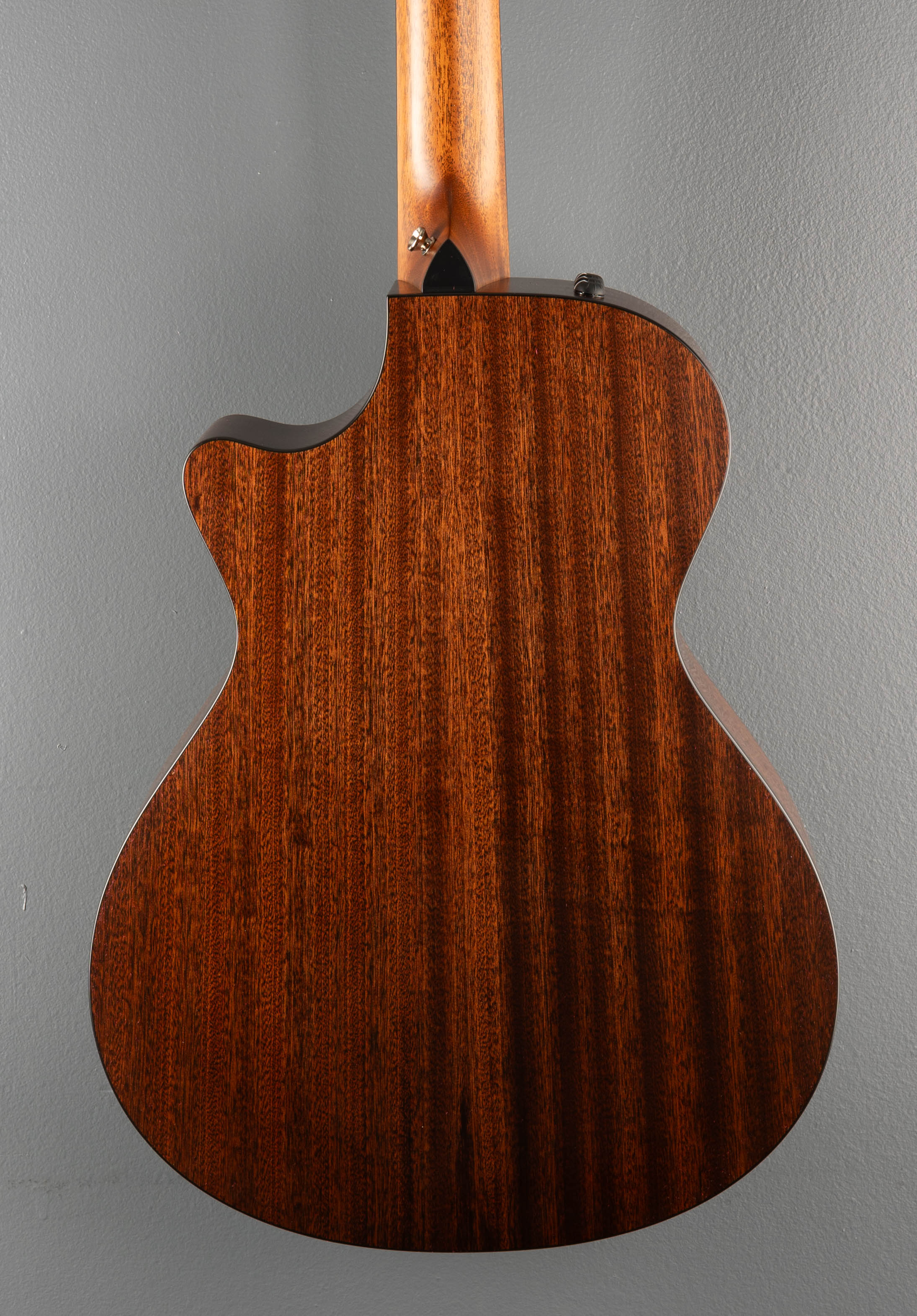 USED 352CE 12 String, '24 - Image 4