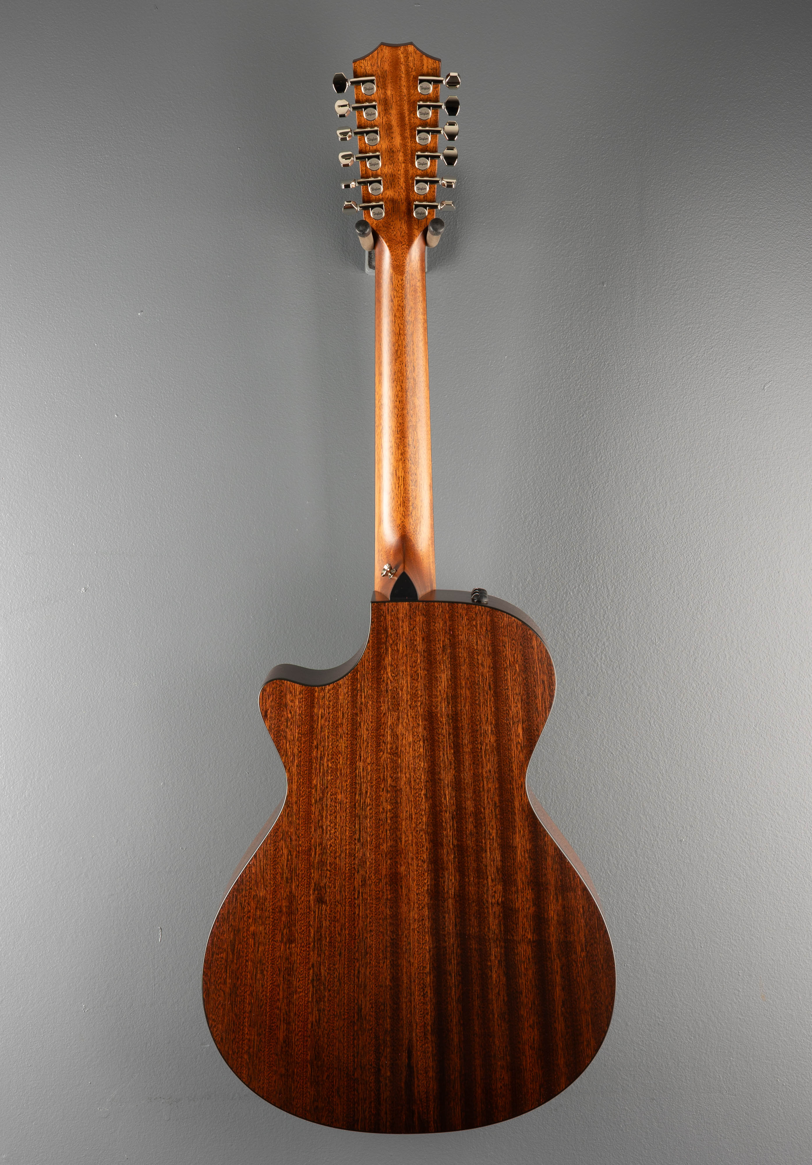 USED 352CE 12 String, '24 - Image 5