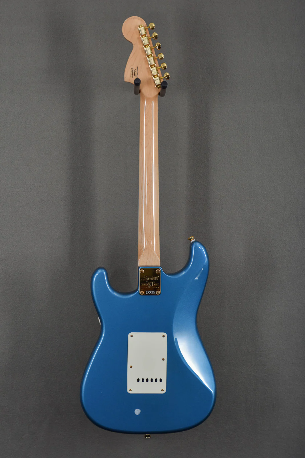40th Anniversary Stratocaster Gold Edition - Lake Placid Blue - Image 4