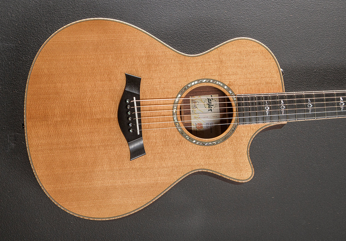 USED 812CE '11