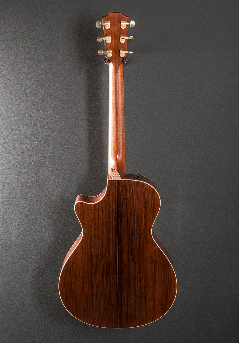 USED 812CE '11 - Image 5
