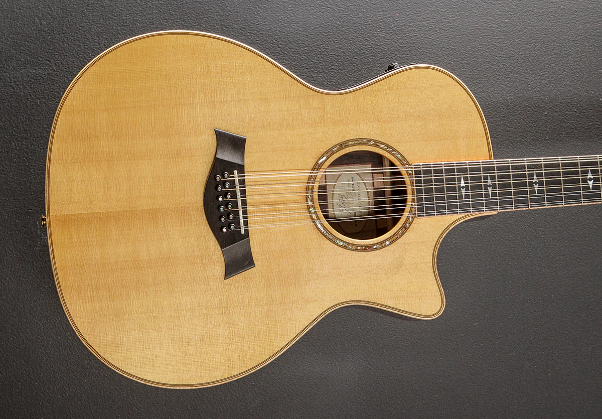 USED 854CE Limited 12 String '02