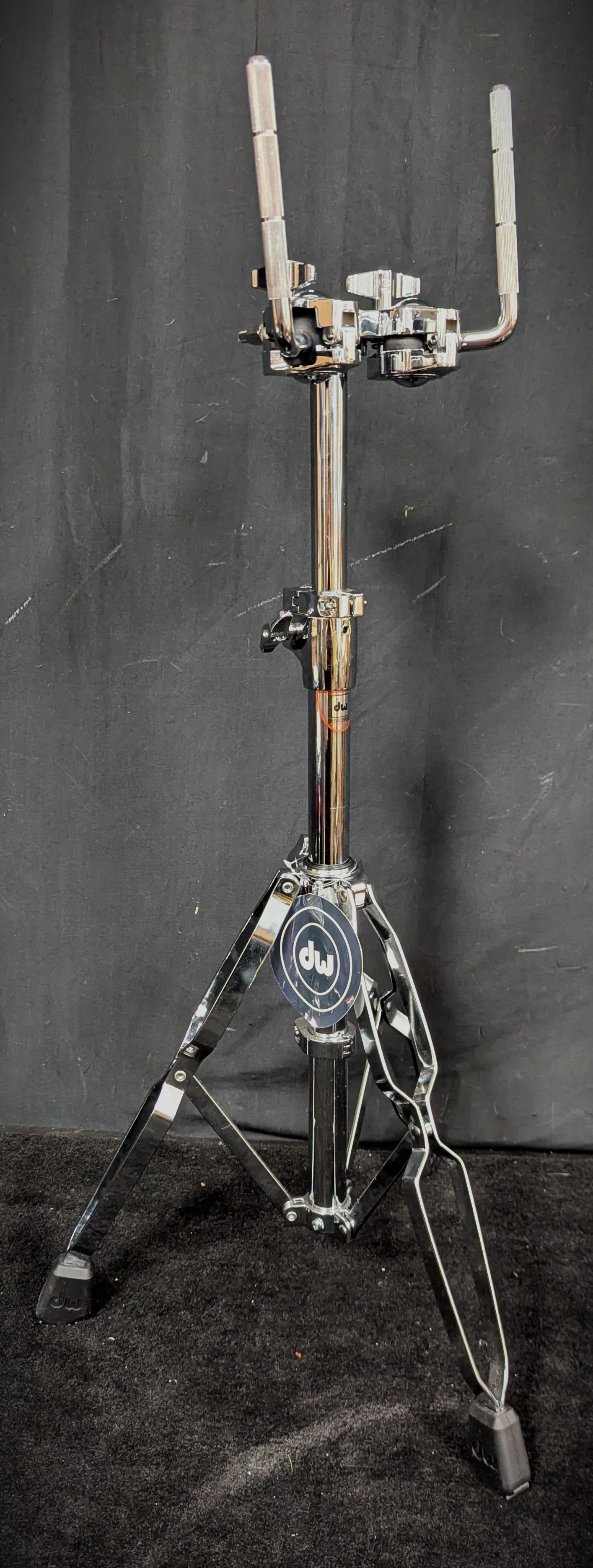 9000 Series Double Tom Stand