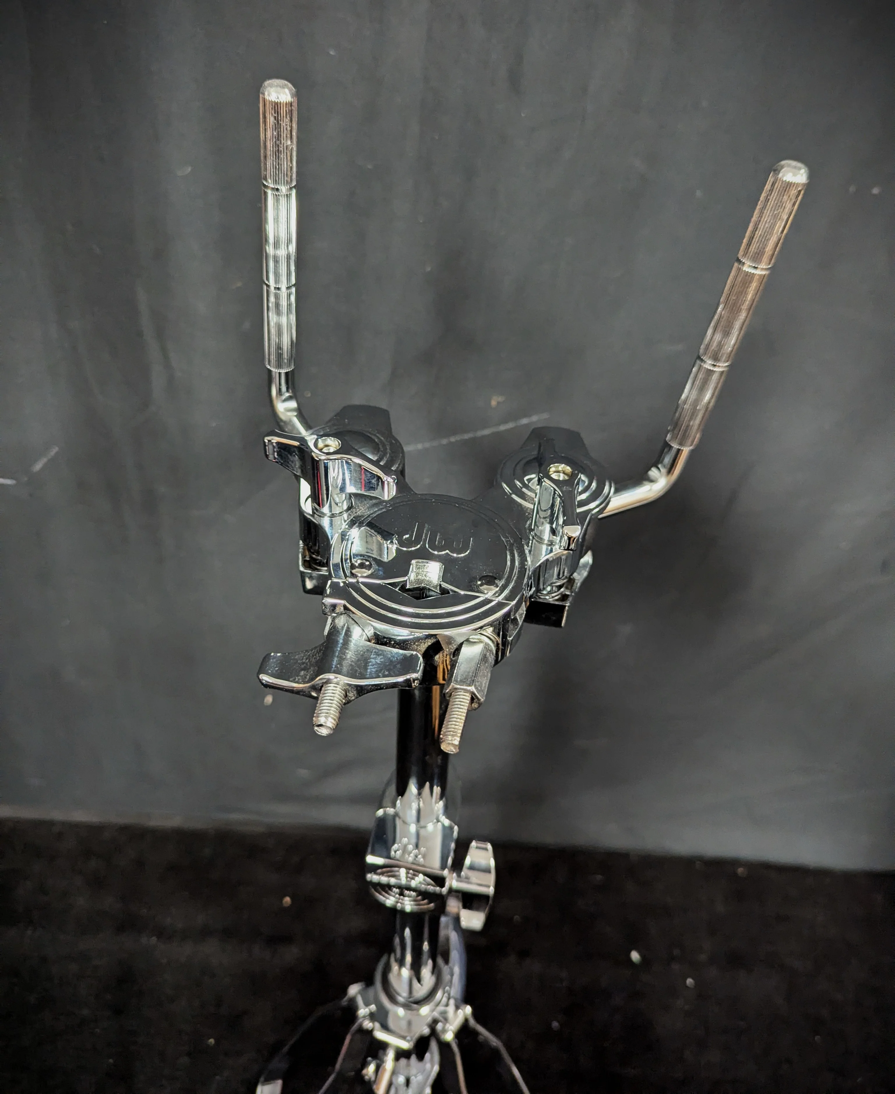 9000 Series Double Tom Stand - Image 3