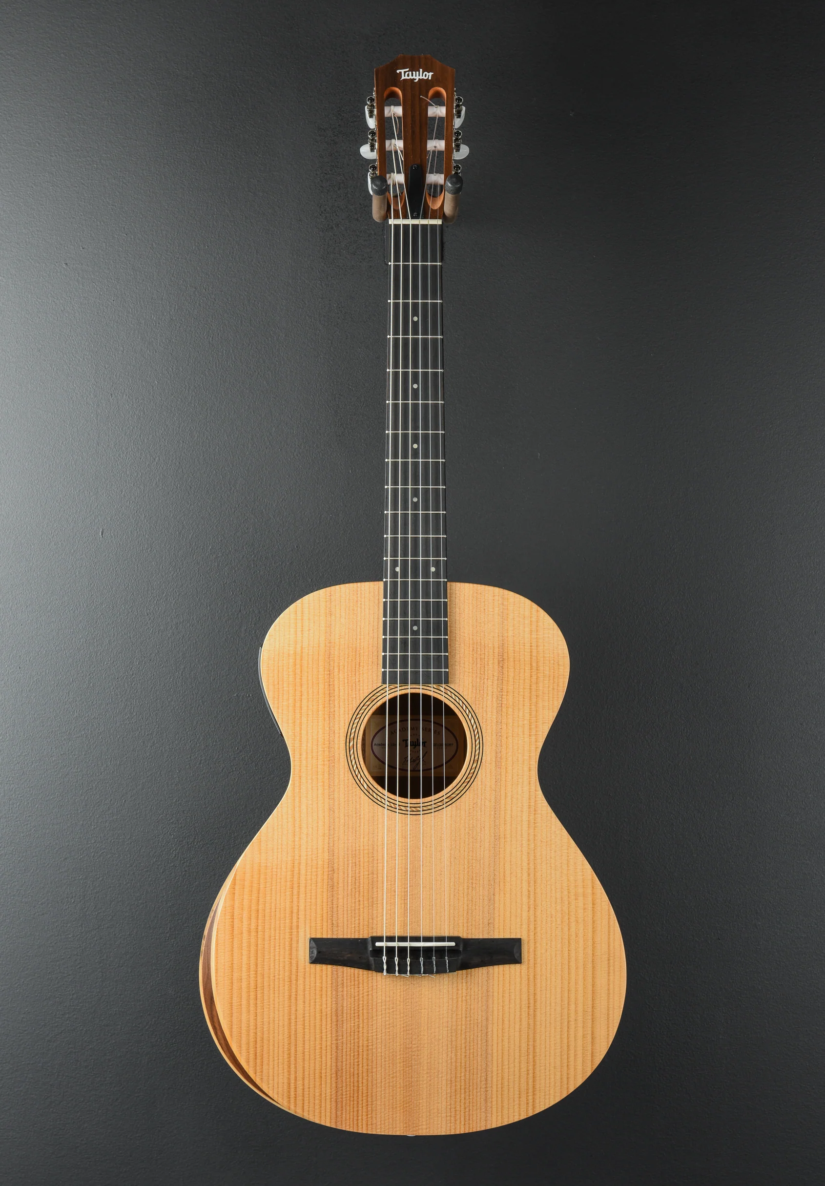 USED Academy 12E-N '25 - Image 3
