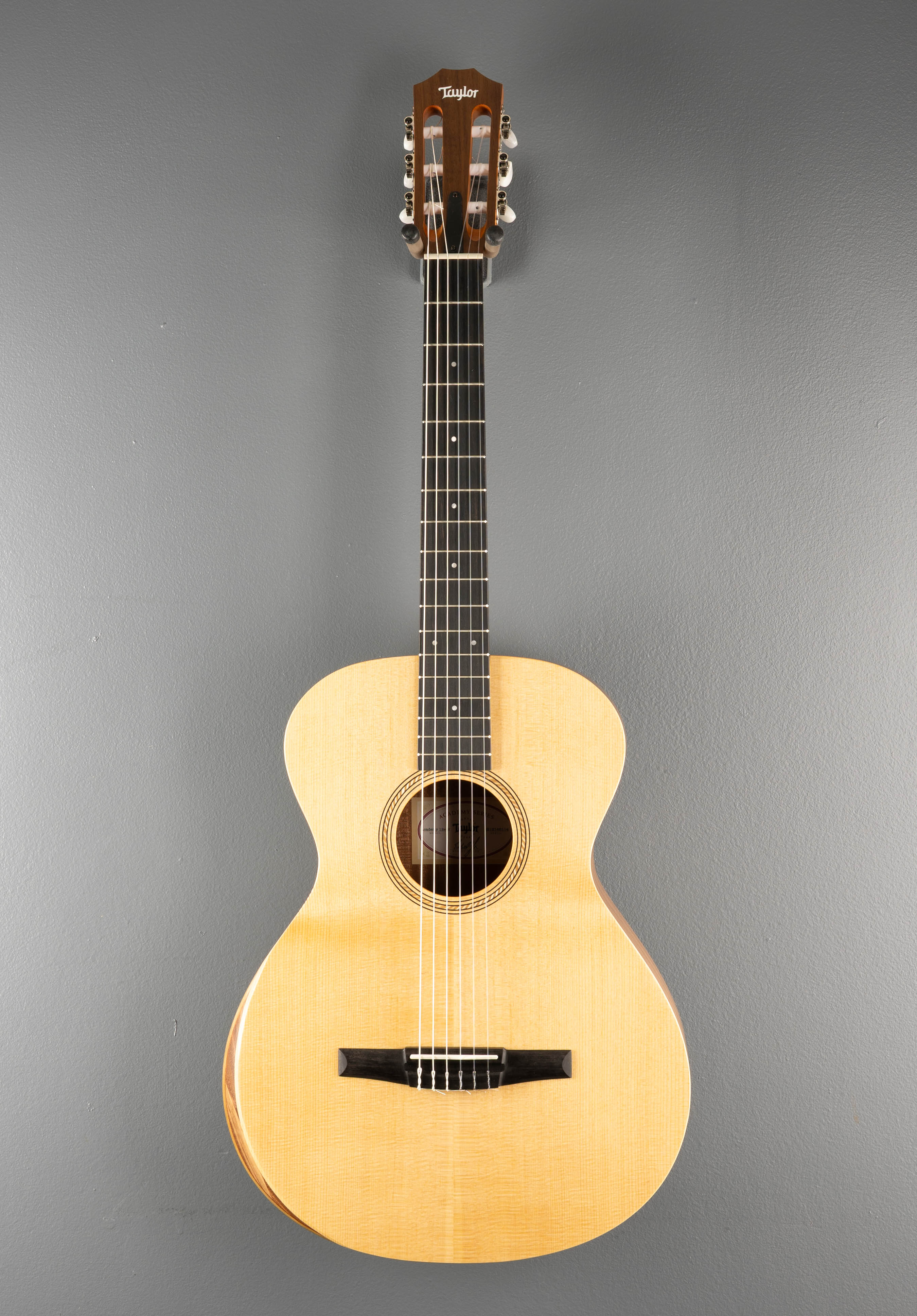 USED Academy 12E-N '25 - Image 3