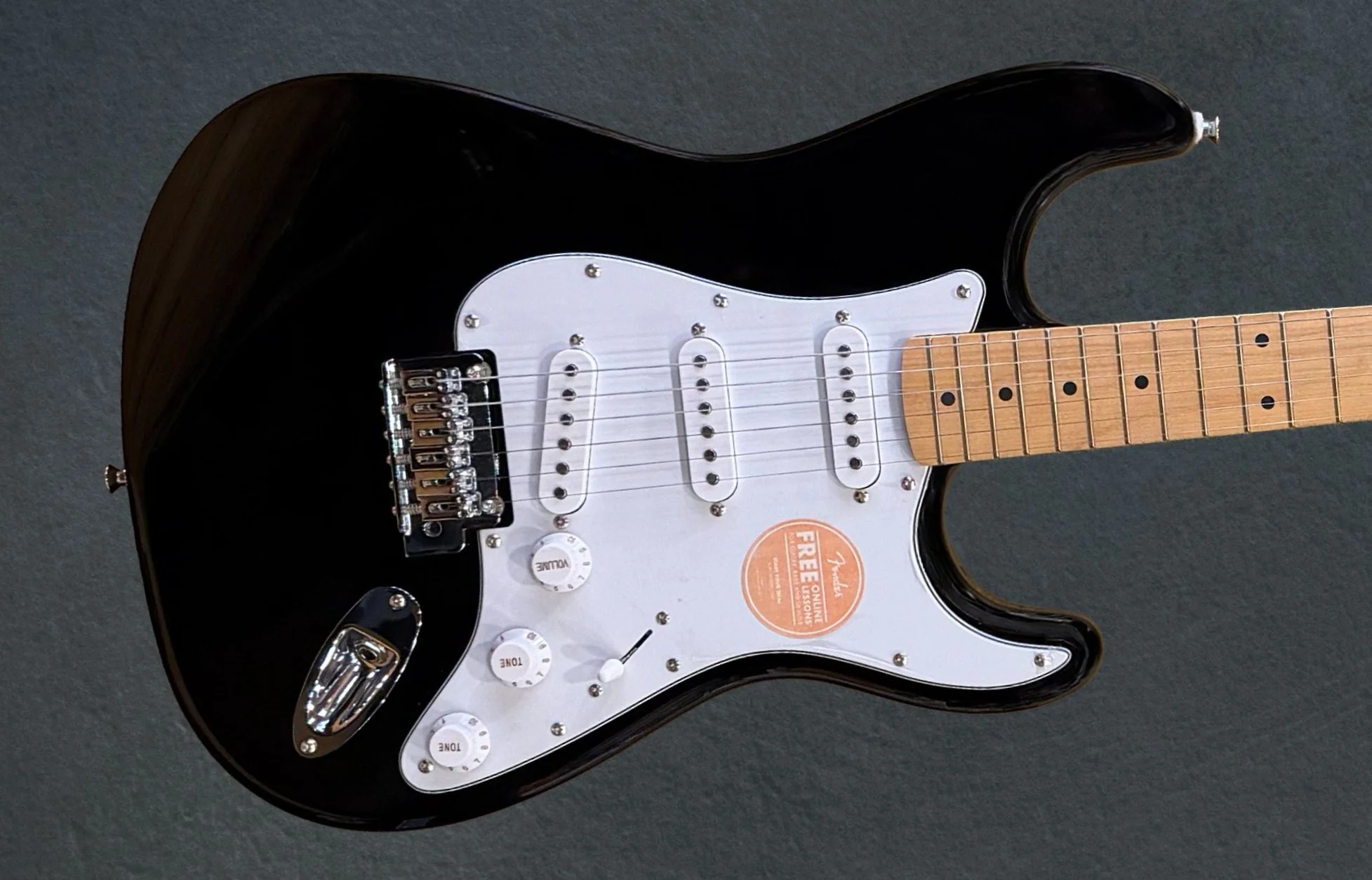 AFFINITY SERIES™ STRATOCASTER®-Black