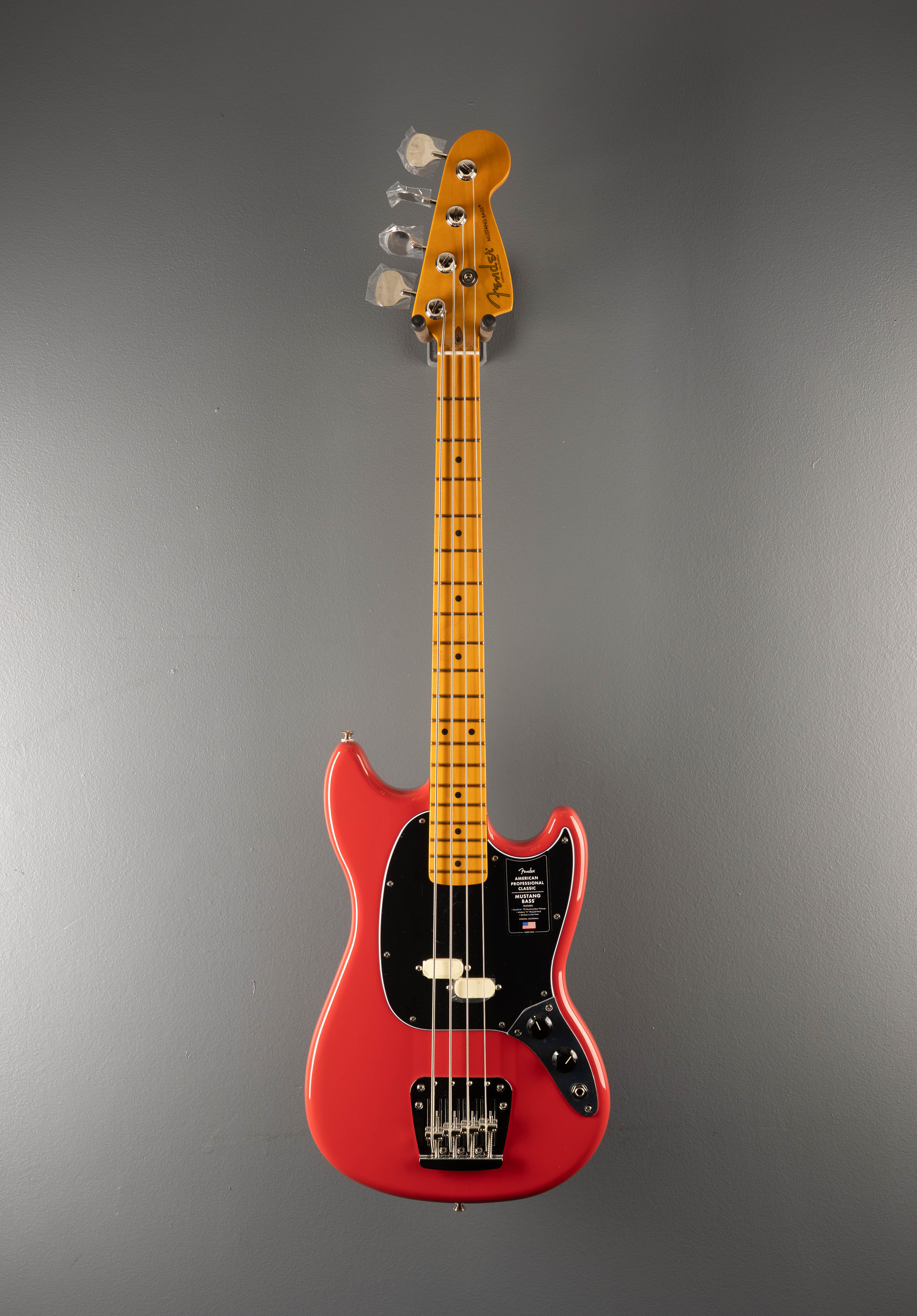 American Professional Classic Mustang Bass - Faded Dakota Red - Image 3