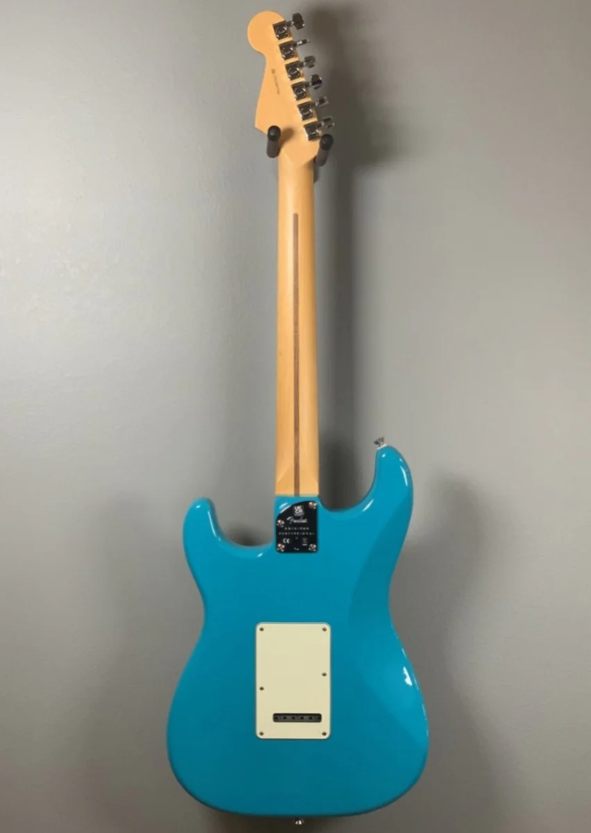 AMERICAN PROFESSIONAL II STRATOCASTER®- Miami Blue - Image 5