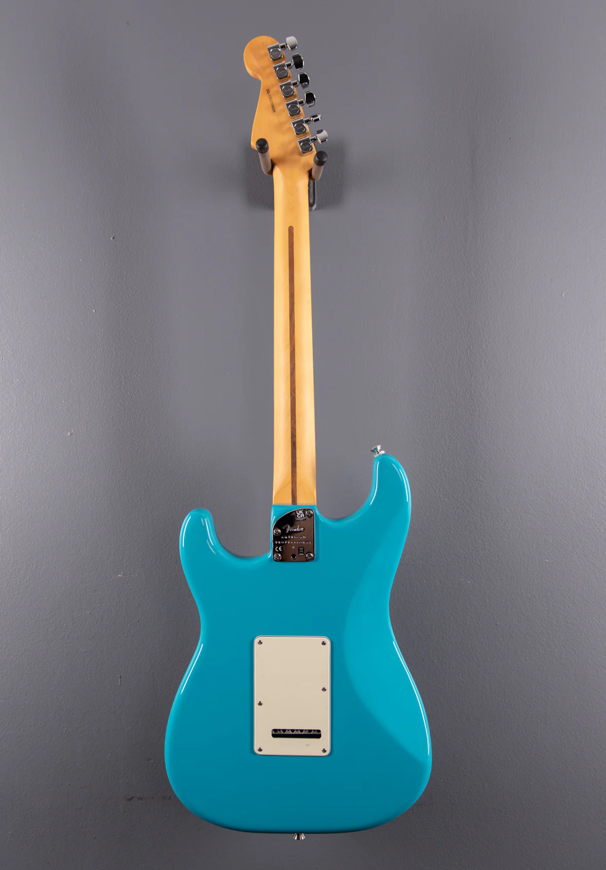 American Professional II Stratocaster HSS - Miami Blue w/Rosewood - Image 4