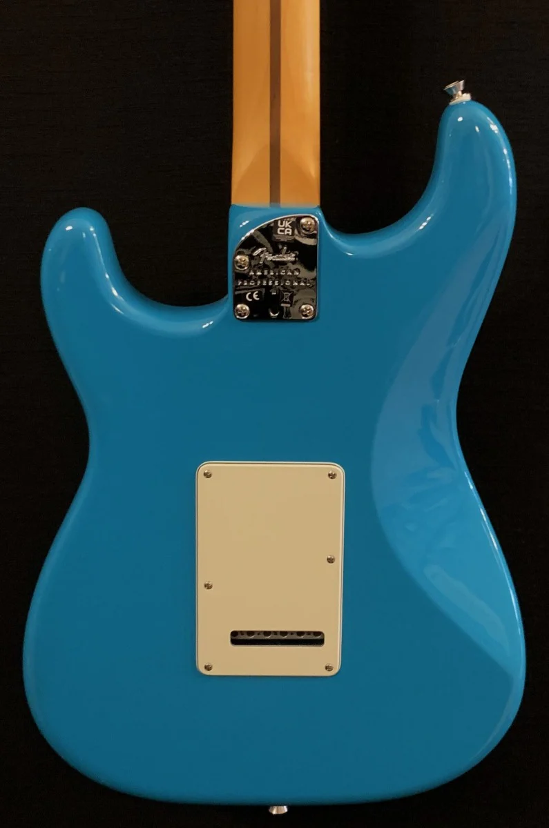 American Professional II Stratocaster HSS - Miami Blue w/Rosewood - Image 4