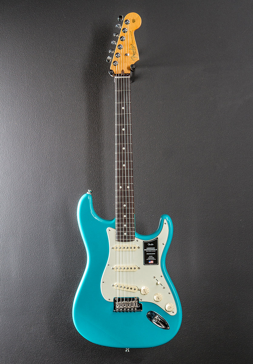 American Professional II Stratocaster – Miami Blue w/Rosewood - Image 3