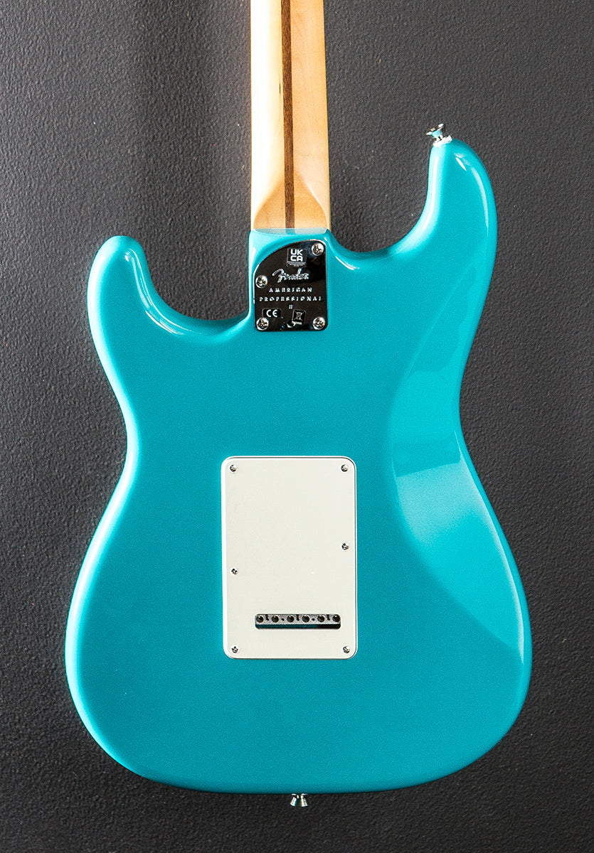 American Professional II Stratocaster – Miami Blue w/Rosewood - Image 4