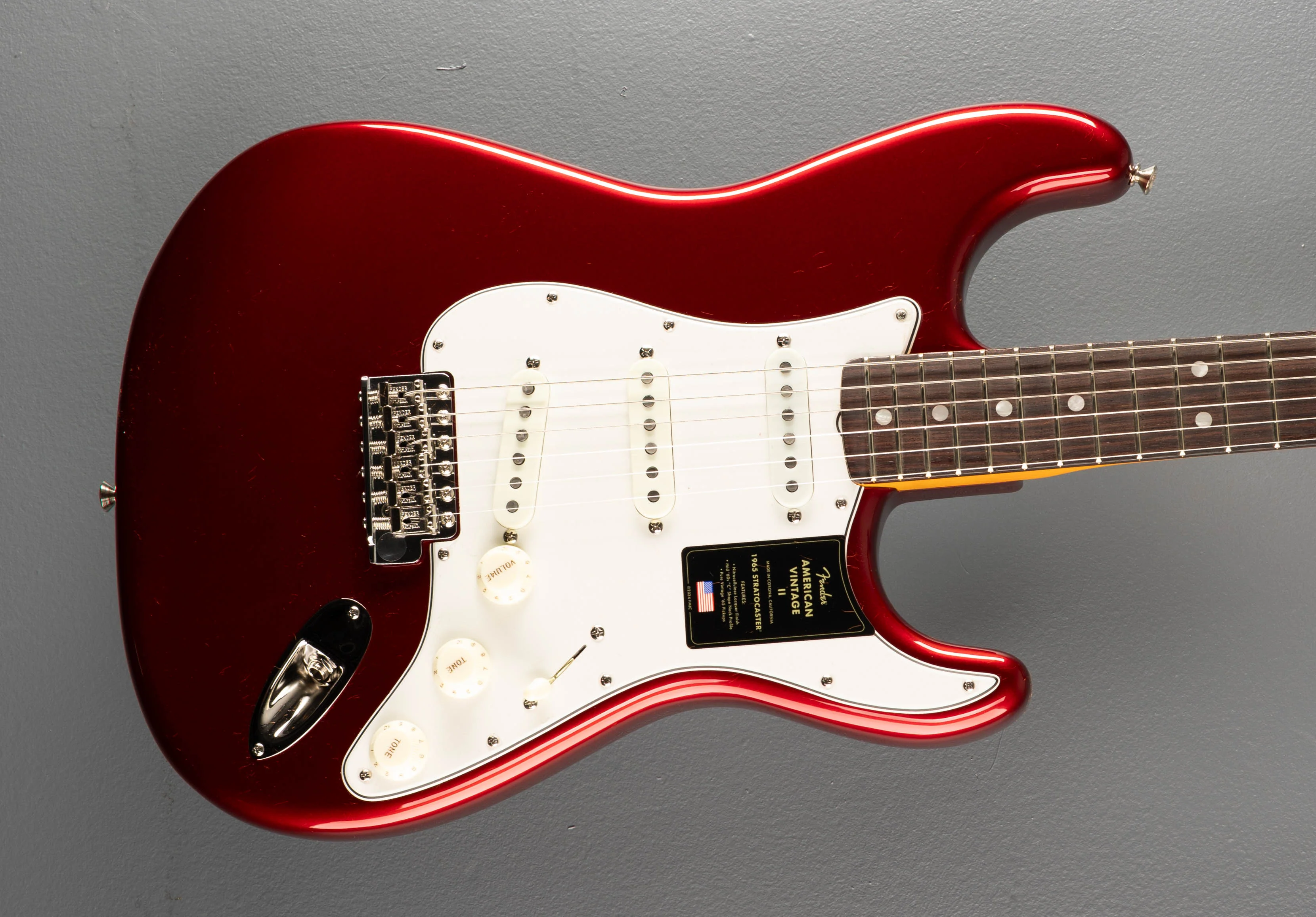 American Vintage II 1965 Stratocaster - Candy Apple Red