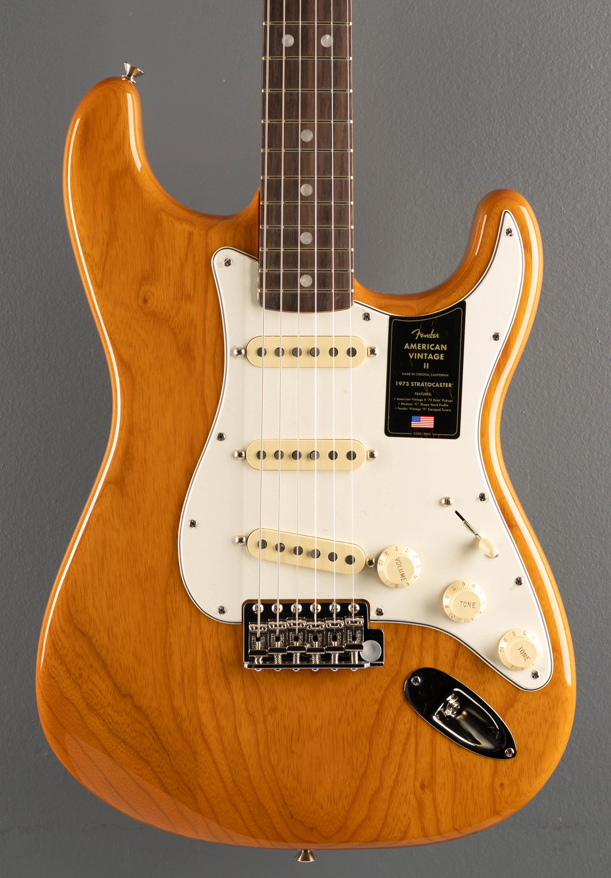 American Vintage II 1973 Stratocaster - Aged Natural w/Rosewood - Image 2