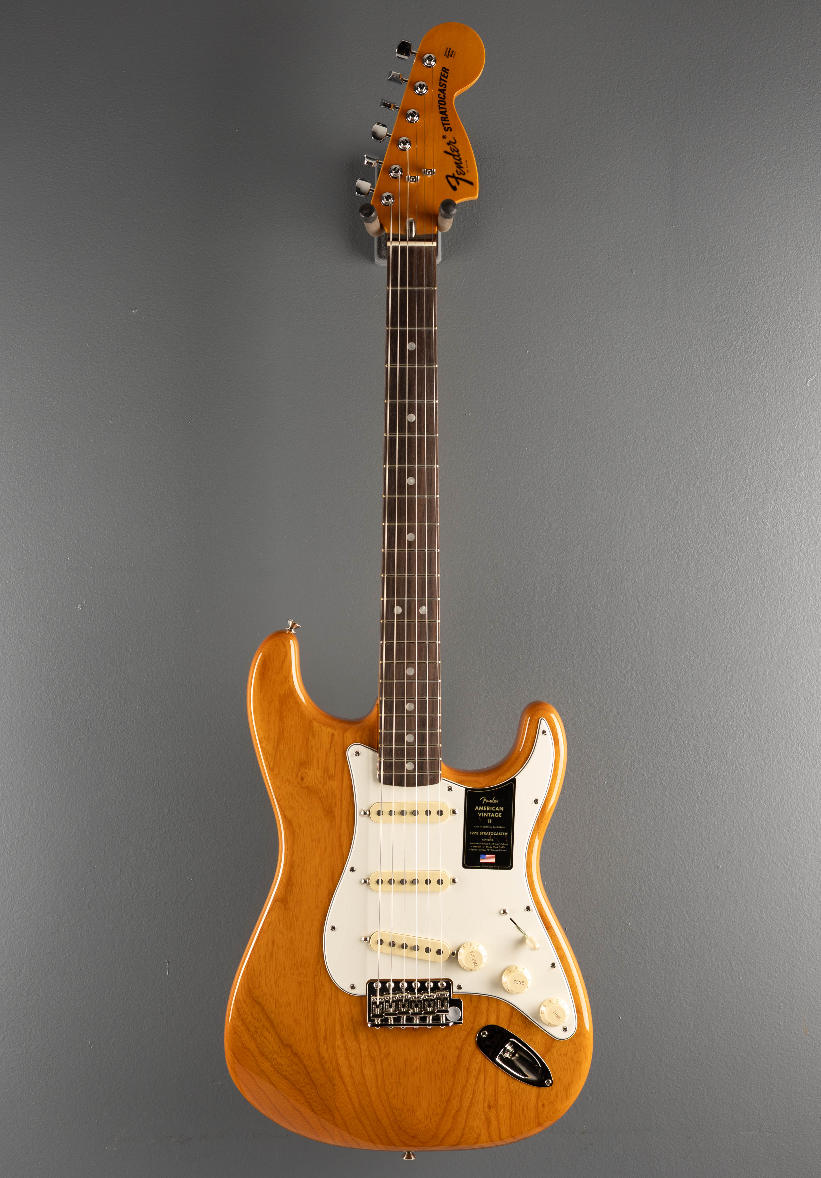 American Vintage II 1973 Stratocaster - Aged Natural w/Rosewood - Image 3