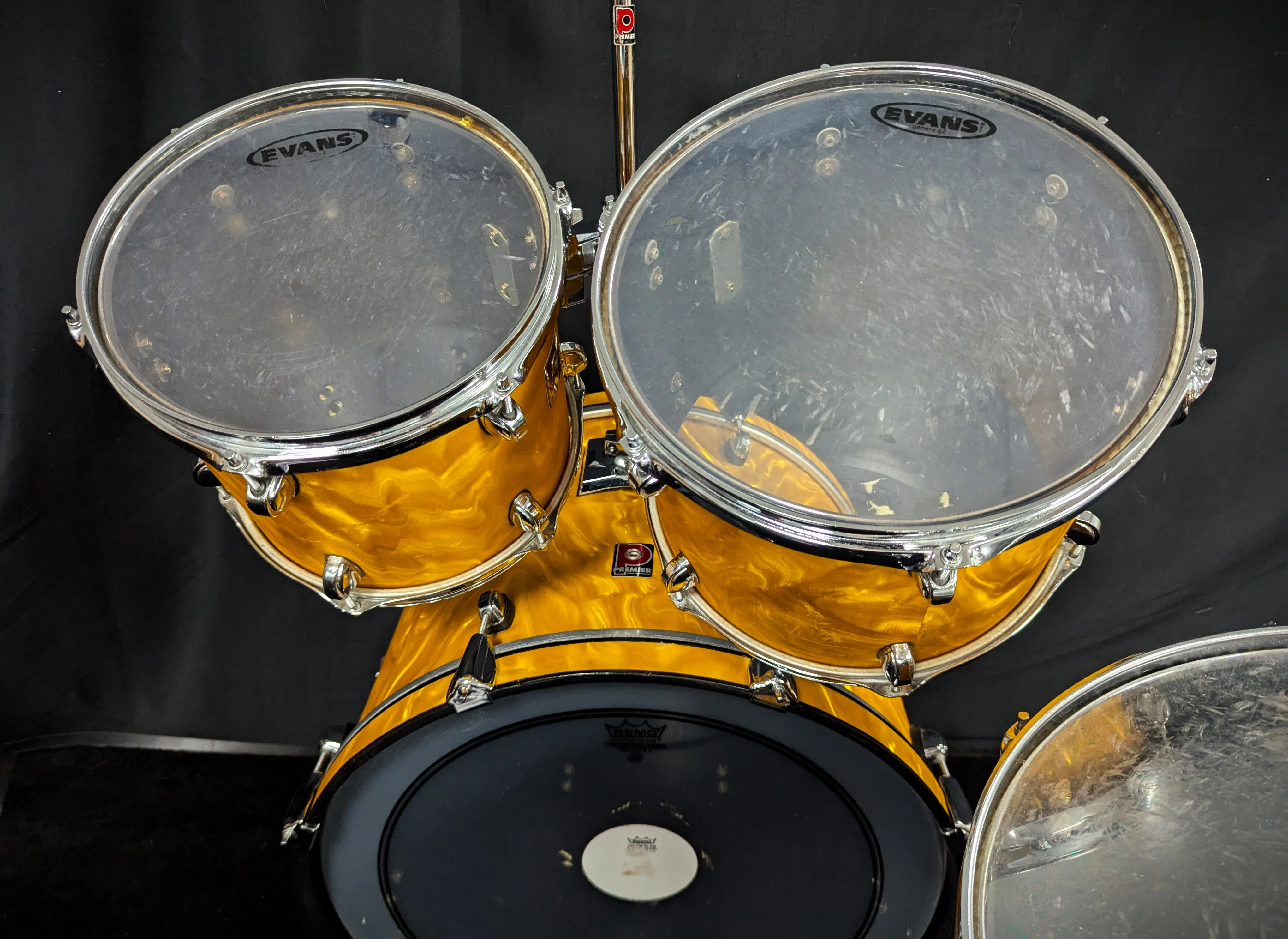 APK Yellow Satin Flame 4-Piece Shell Pack with Cymbal/Tom Stand - Image 16