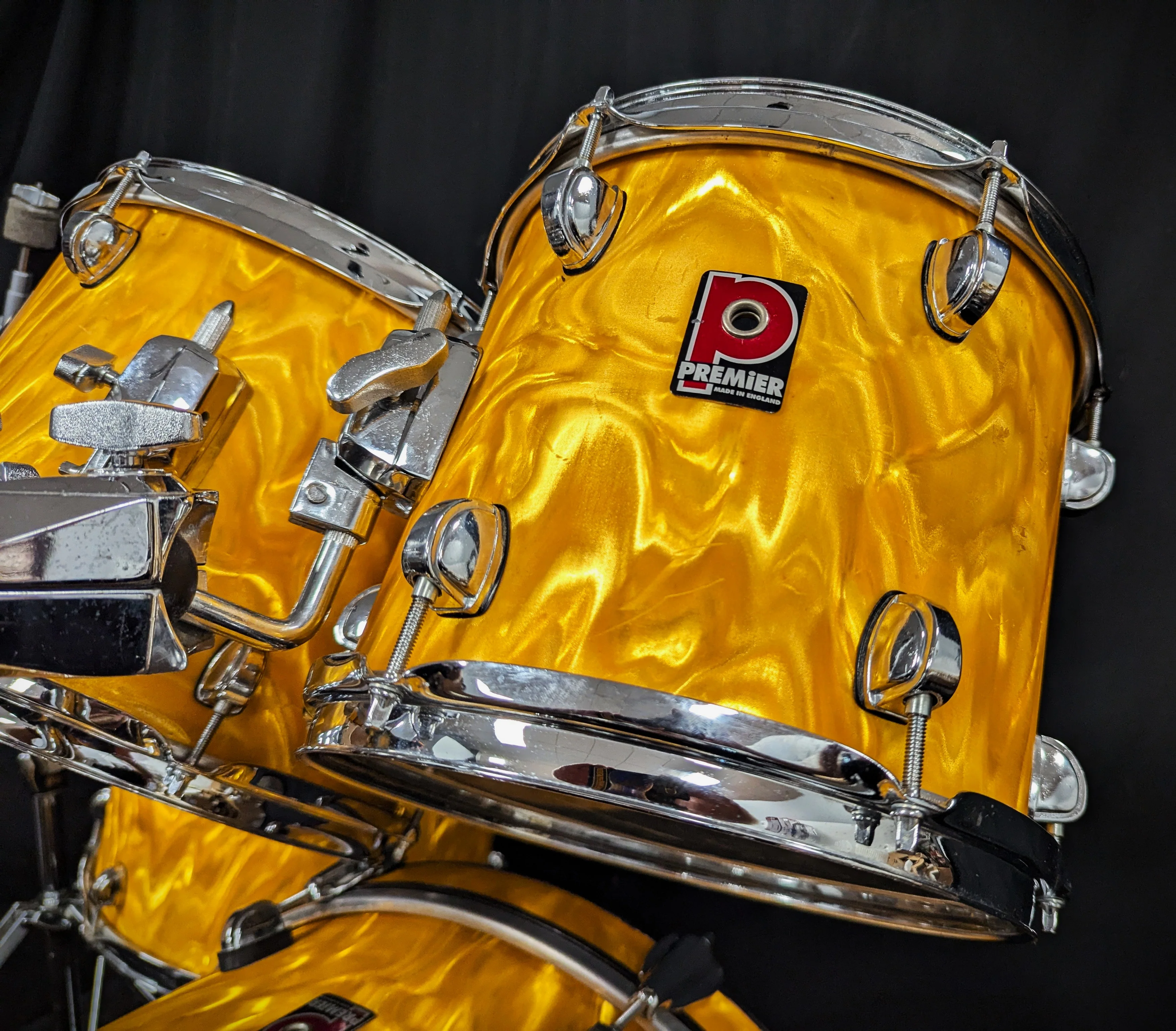 APK Yellow Satin Flame 4-Piece Shell Pack with Cymbal/Tom Stand - Image 6