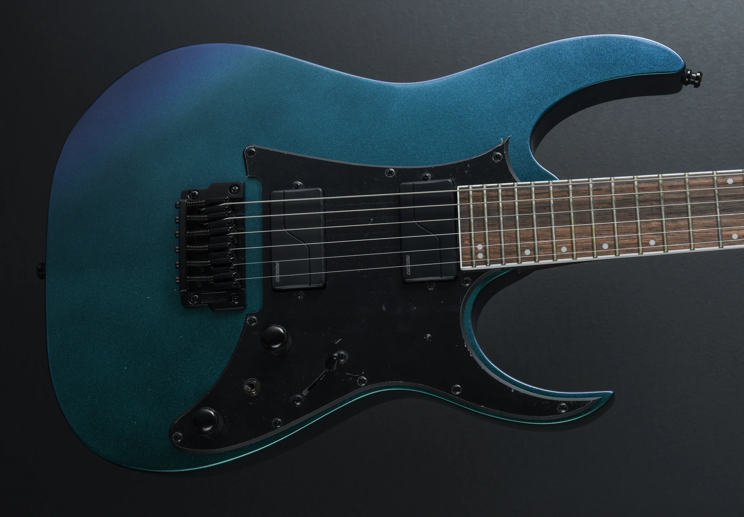 Axion Label RG631ALF - Blue Chameleon