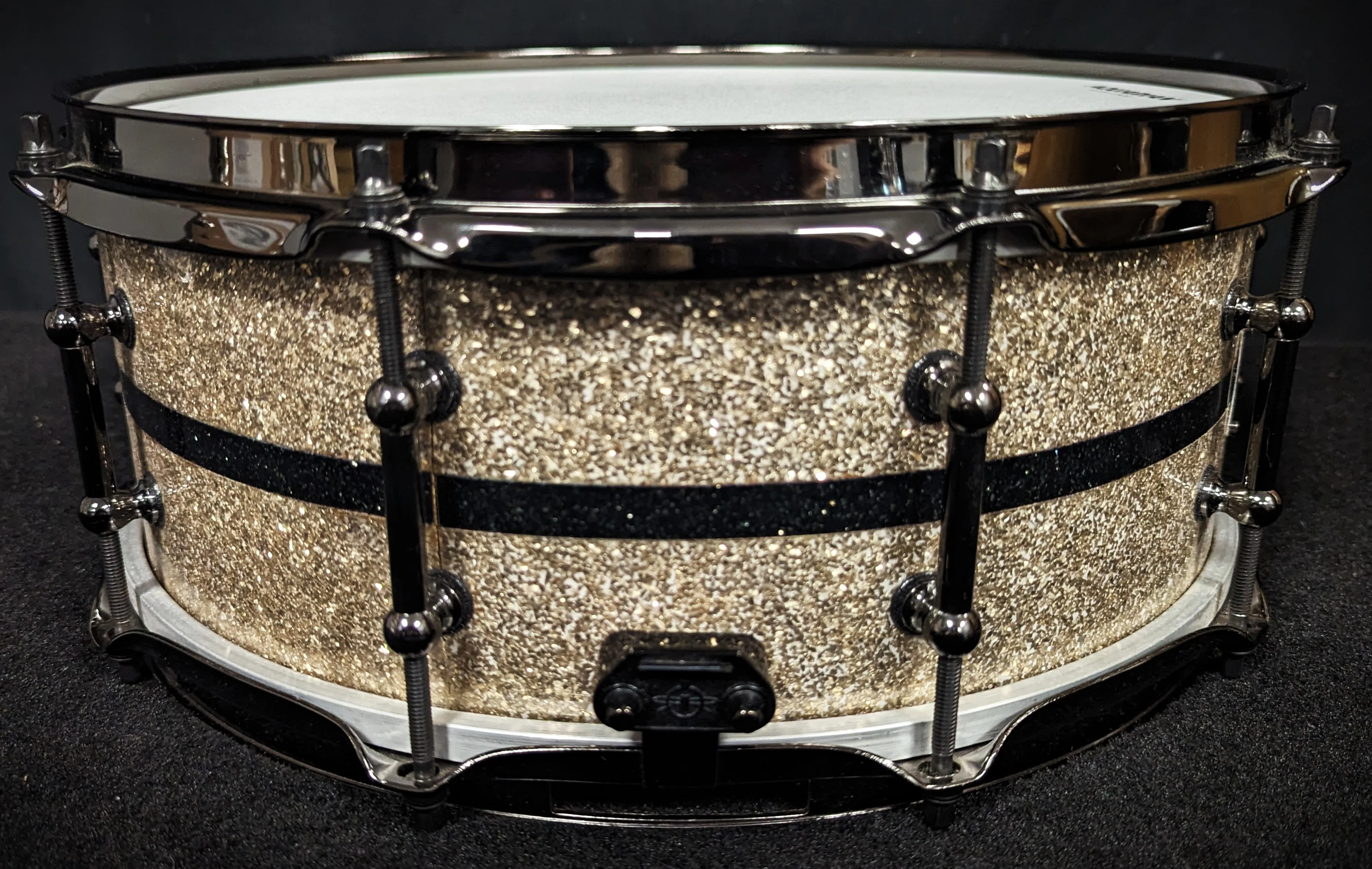 White Glass Glitter Snare - Image 4
