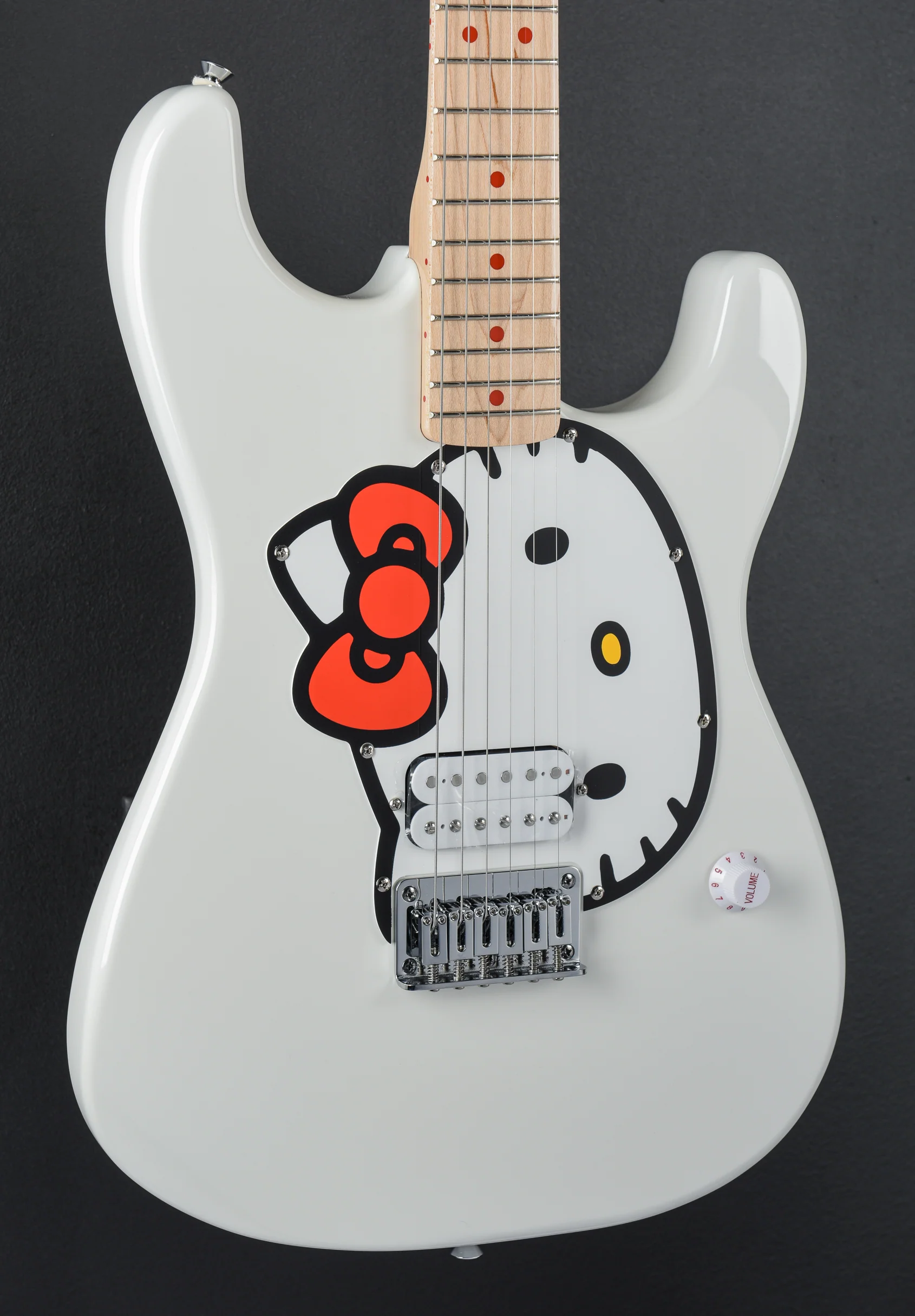 Hello Kitty Stratocaster - White - Image 3