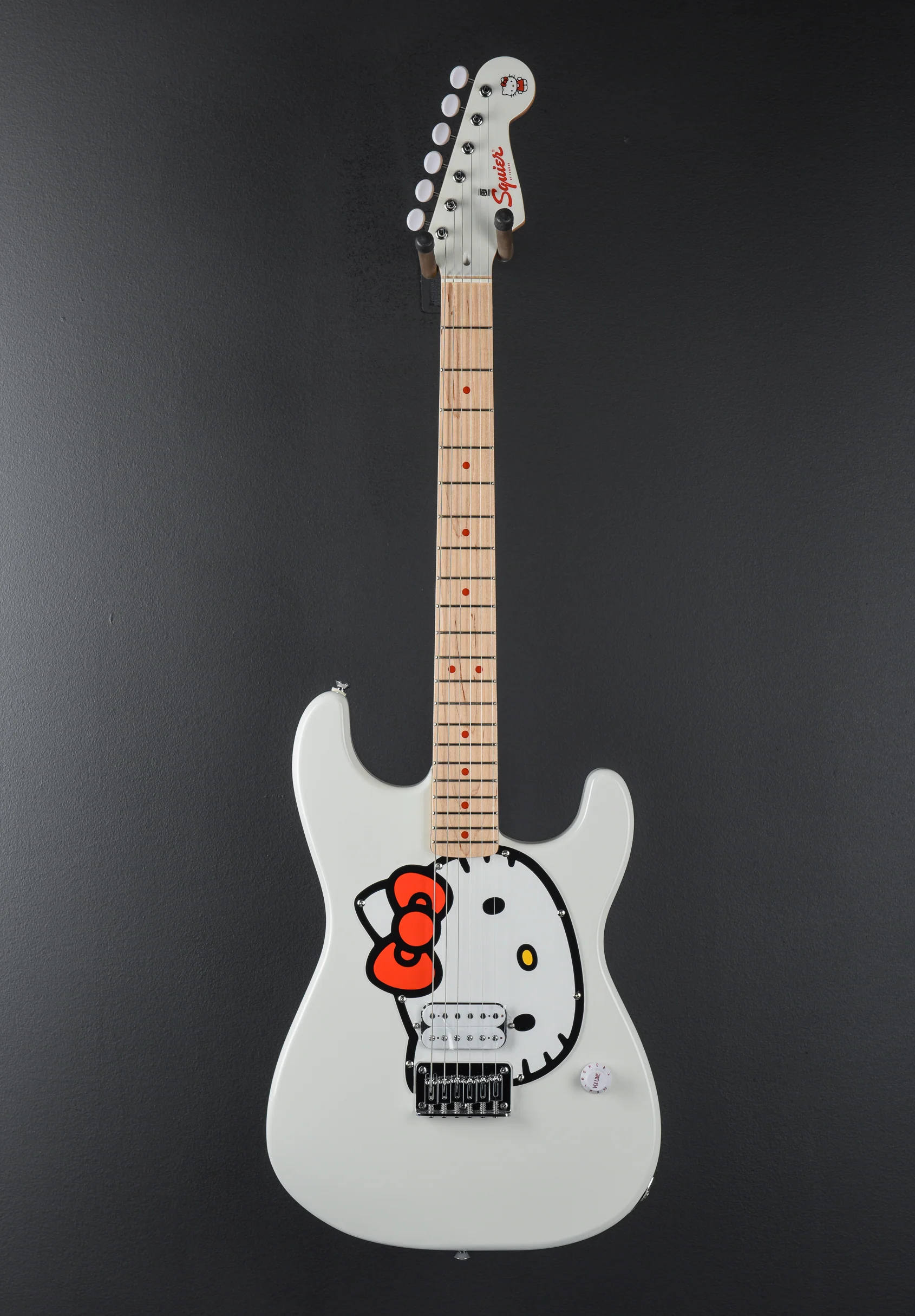 Hello Kitty Stratocaster - White - Image 4