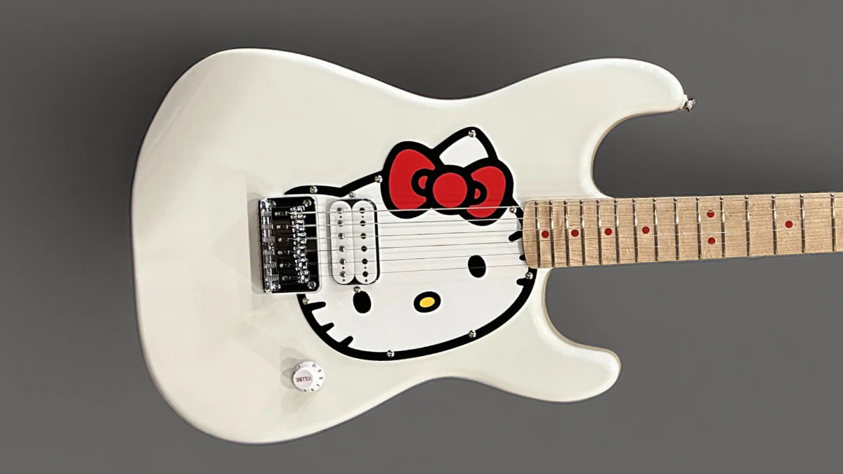 Hello Kitty Stratocaster - White