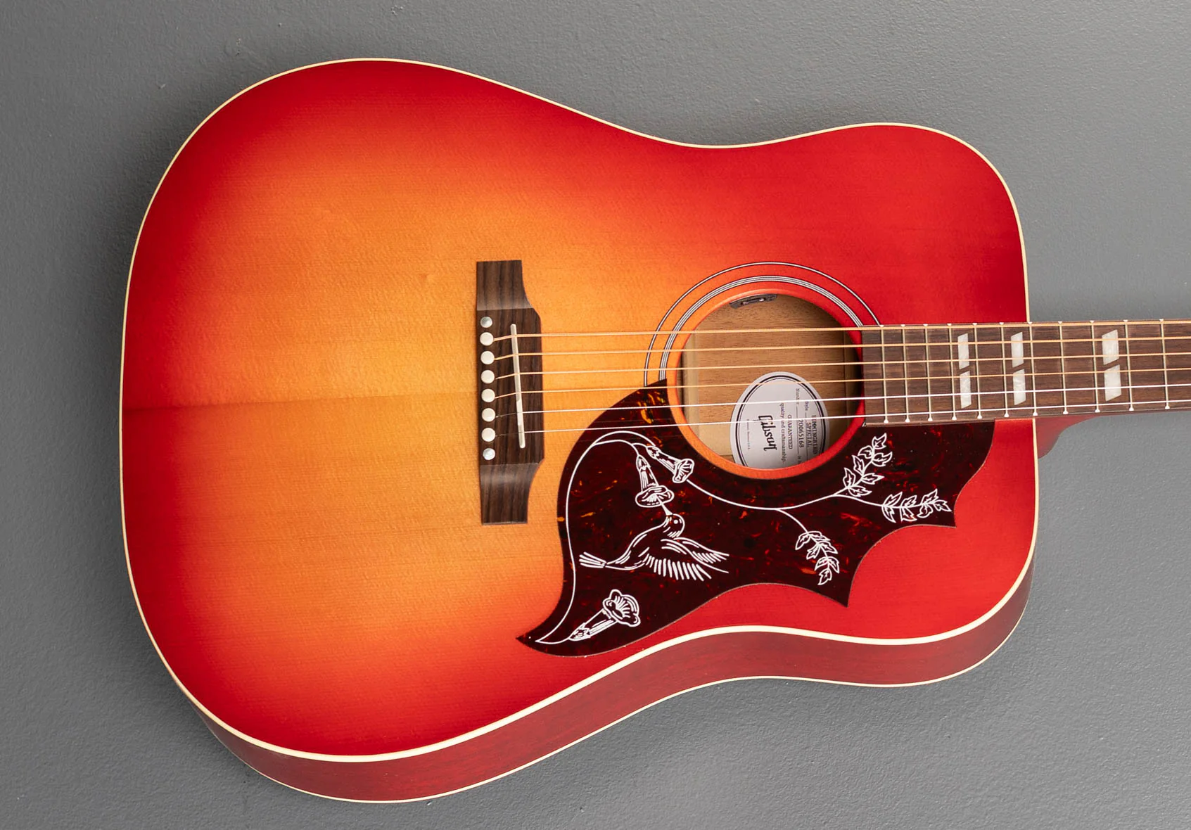 Hummingbird Special - Satin Vintage Cherry Sunburst