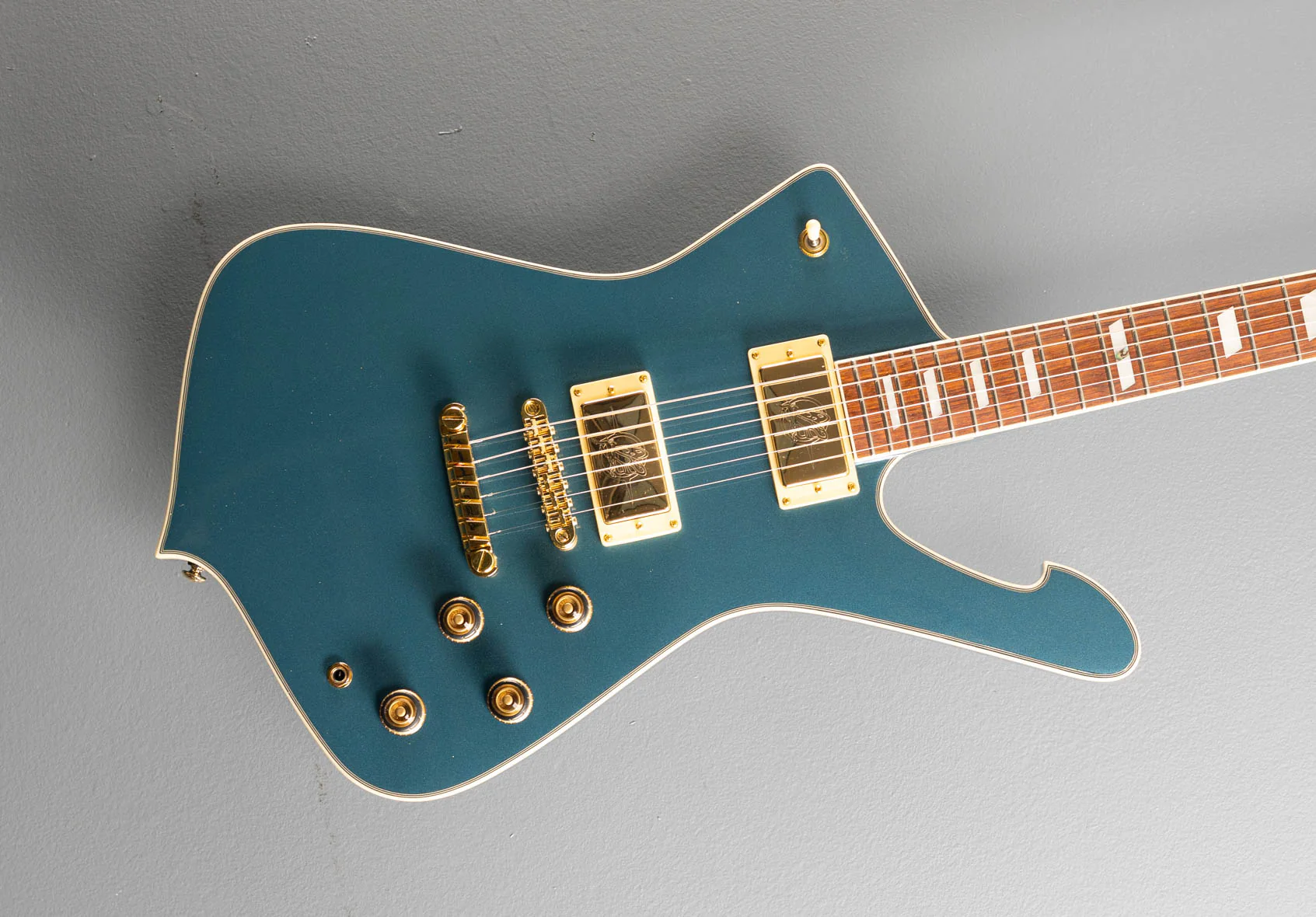 IC420 Iceman - Antique Blue Metallic