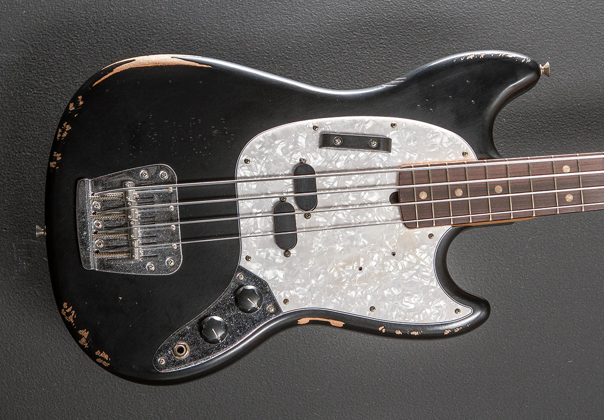 JMJ Road Worn Mustang Bass - Black