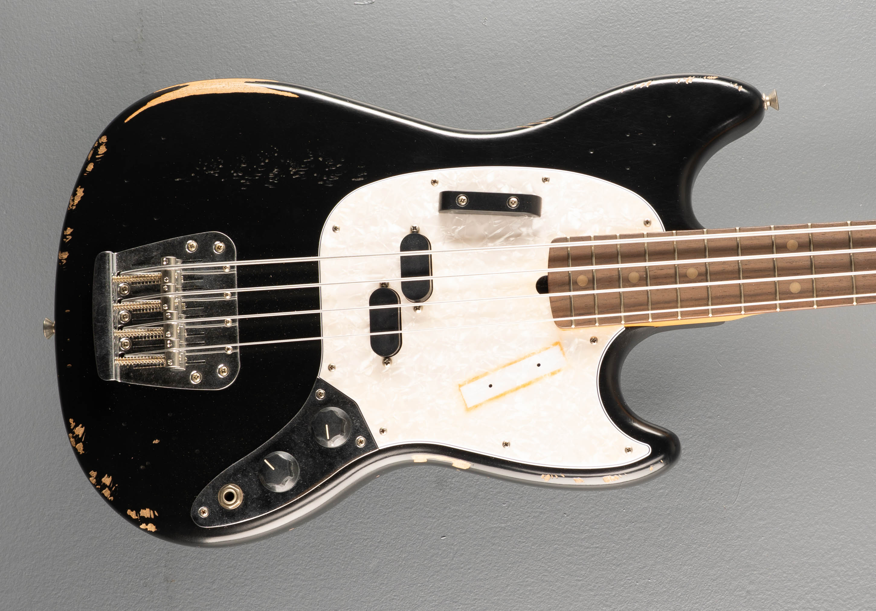 JMJ Road Worn Mustang Bass - Black