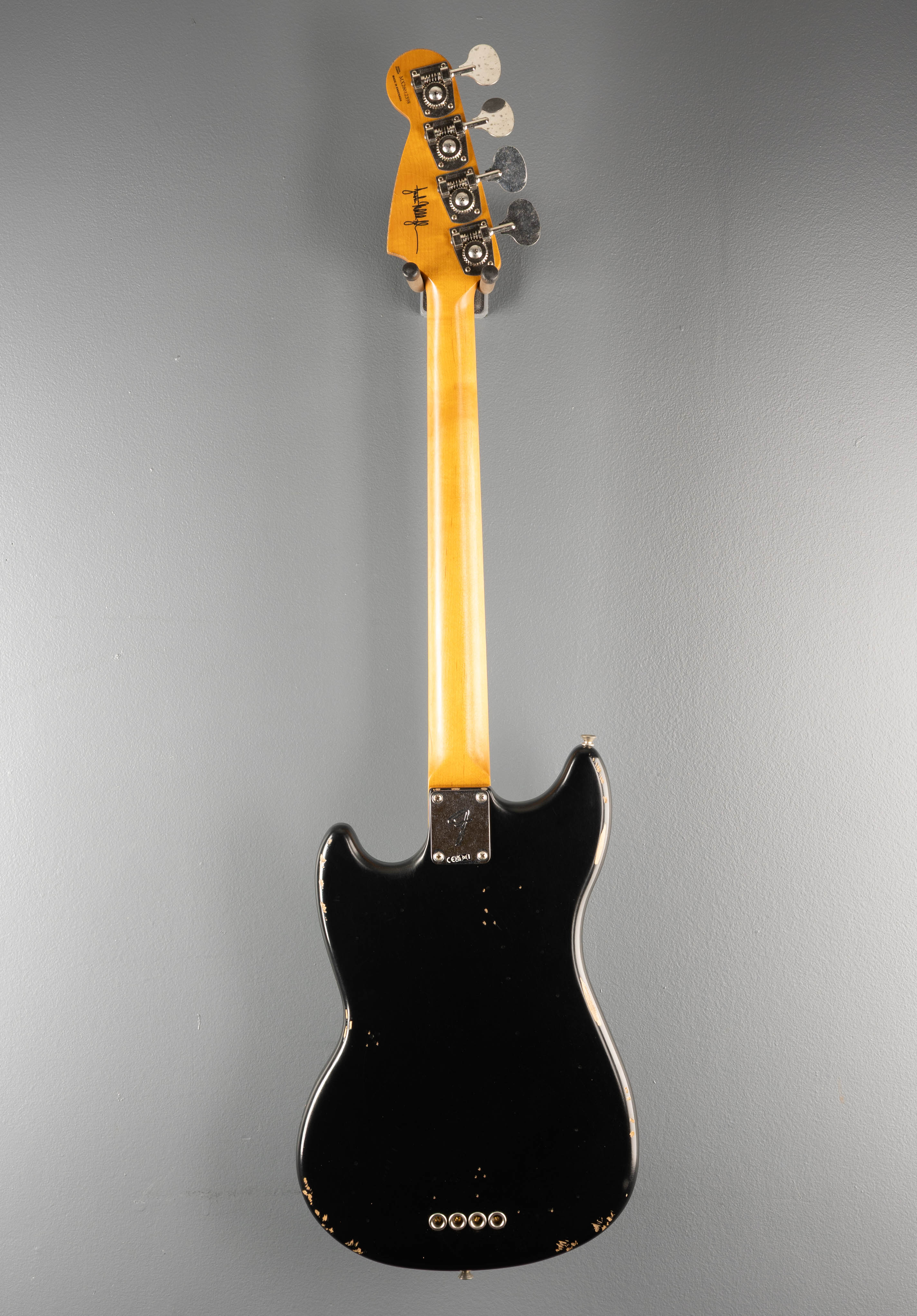 JMJ Road Worn Mustang Bass - Black - Image 5