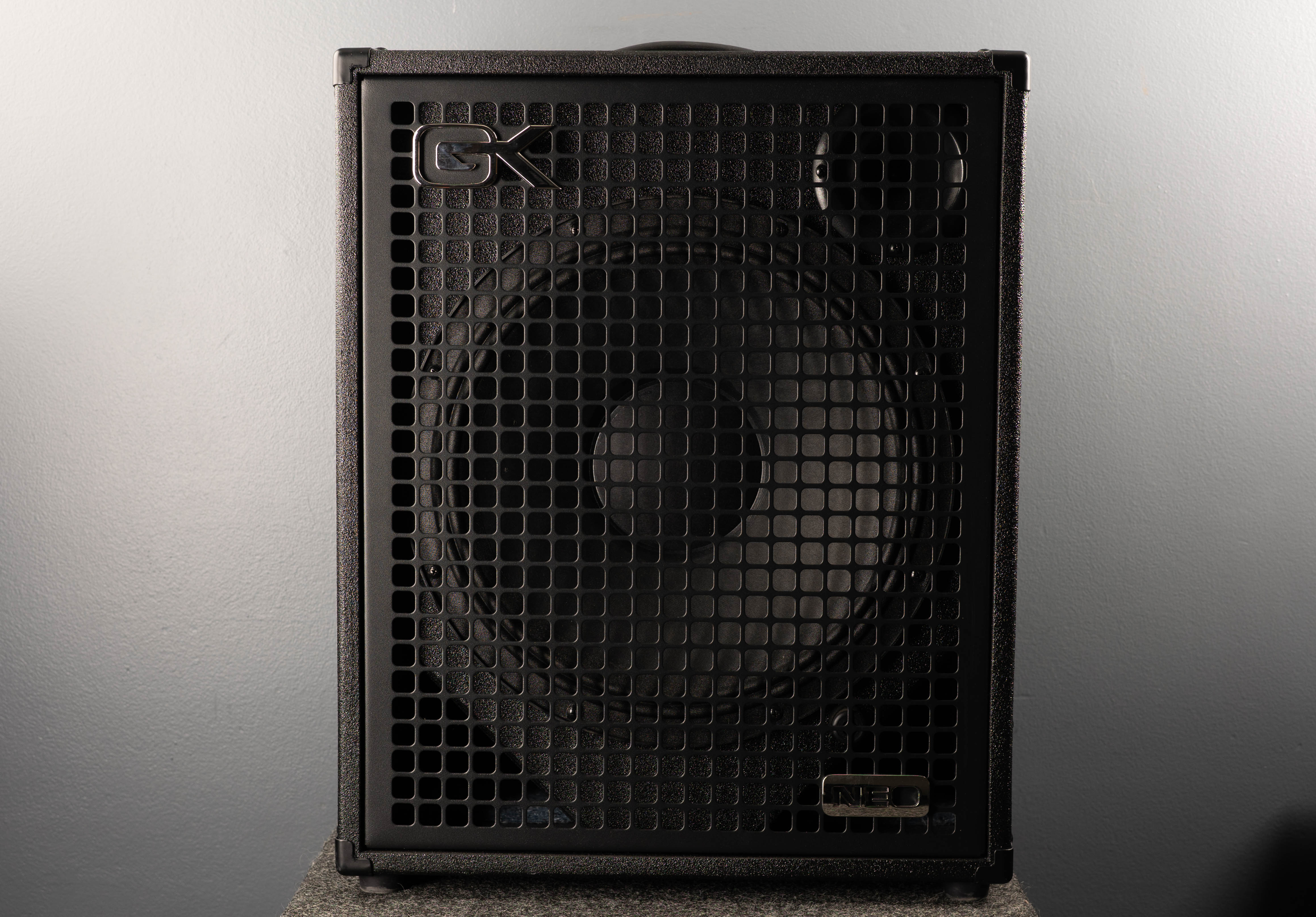 Legacy 115 800W 1x15 Bass Combo Amp, Recent