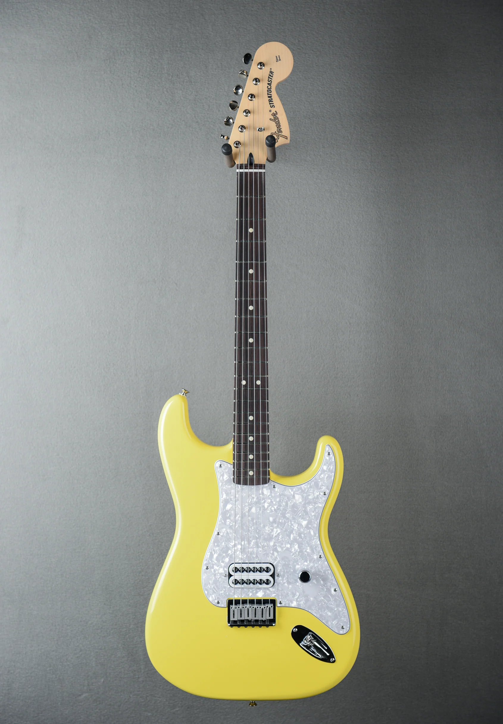 Limited Edition Tom DeLonge Stratocaster - Graffiti Yellow - Image 3