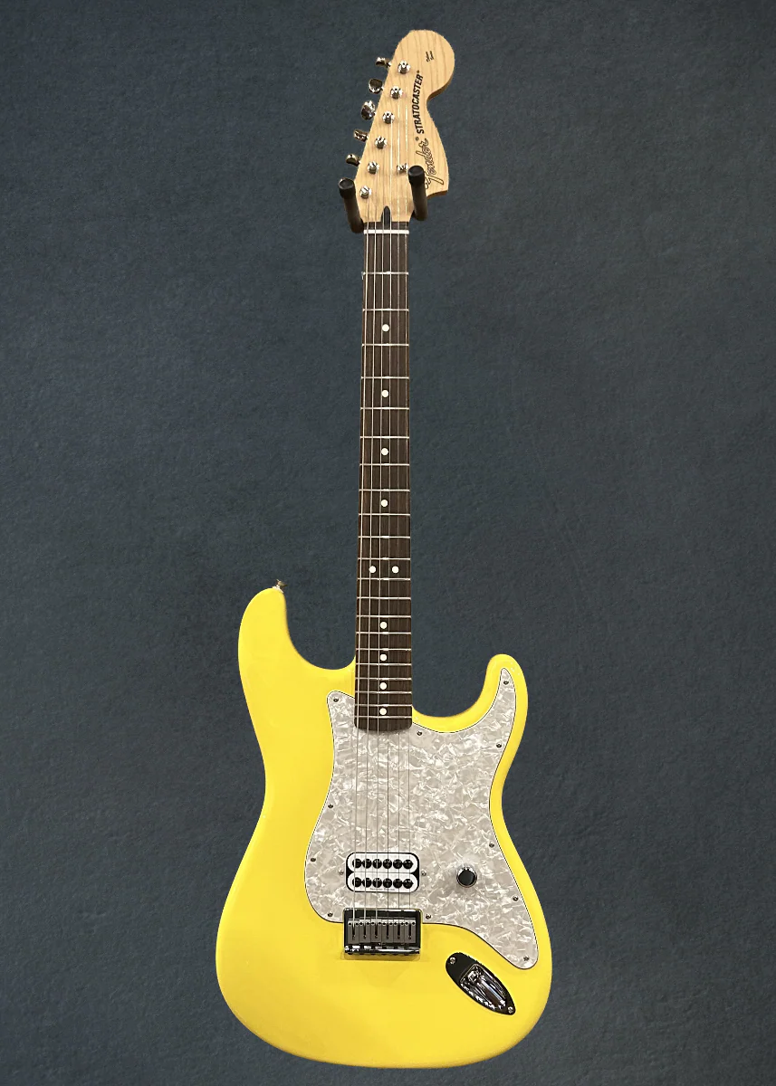 Limited Edition Tom DeLonge Stratocaster - Graffiti Yellow - Image 3