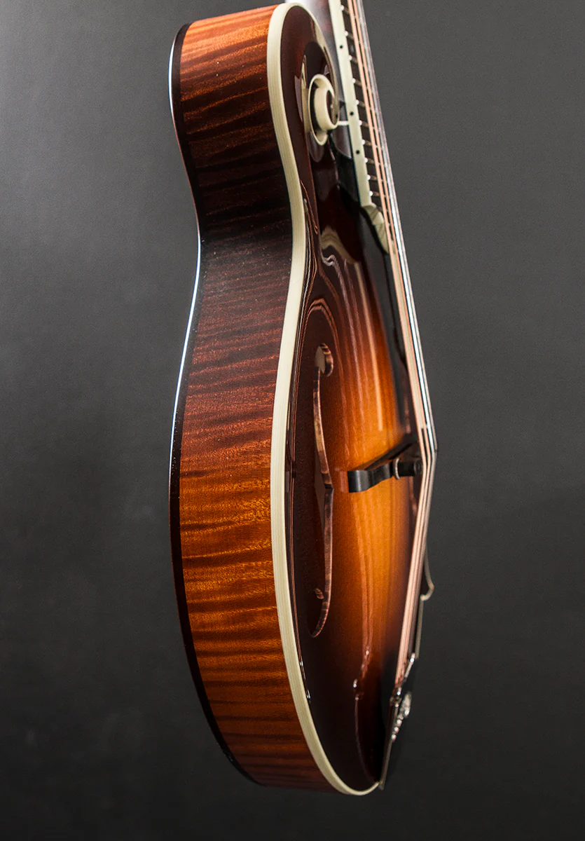 MF Deluxe Mandolin - Number 2352 - Image 4