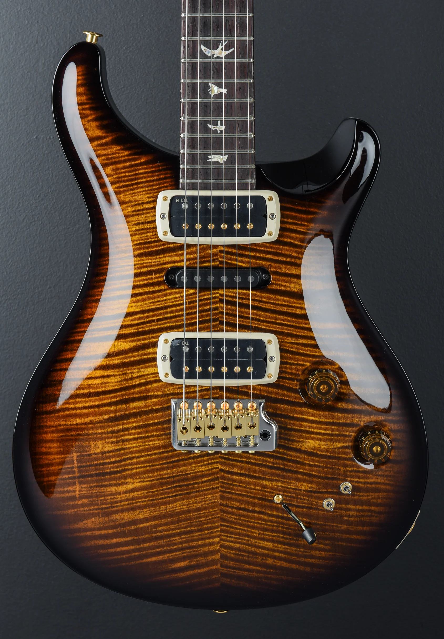 Modern Eagle V 10 Top - Black Gold Wraparound Burst - Image 2