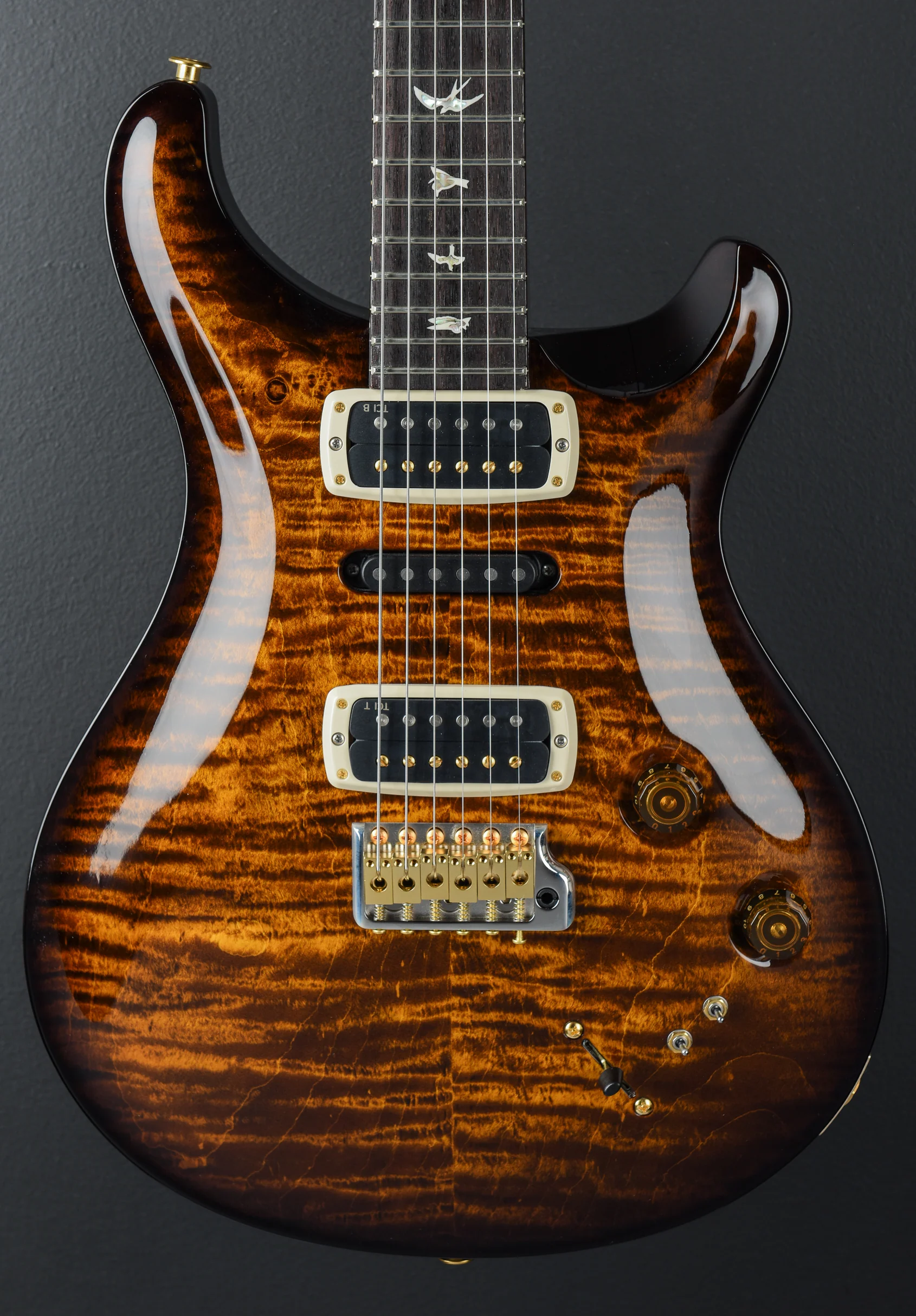 Modern Eagle V 10 Top - Black Gold Wraparound Burst - Image 2