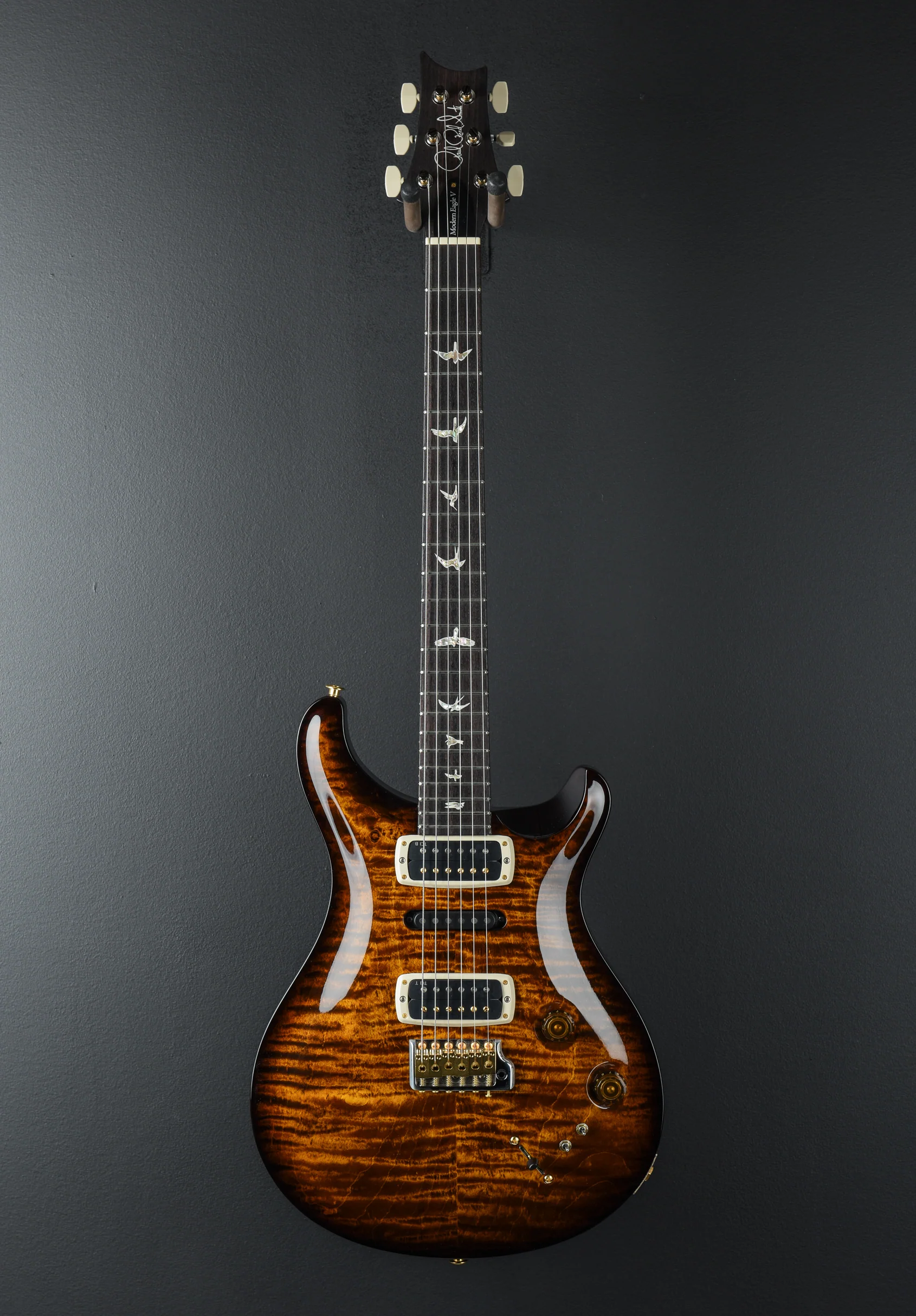 Modern Eagle V 10 Top - Black Gold Wraparound Burst - Image 3