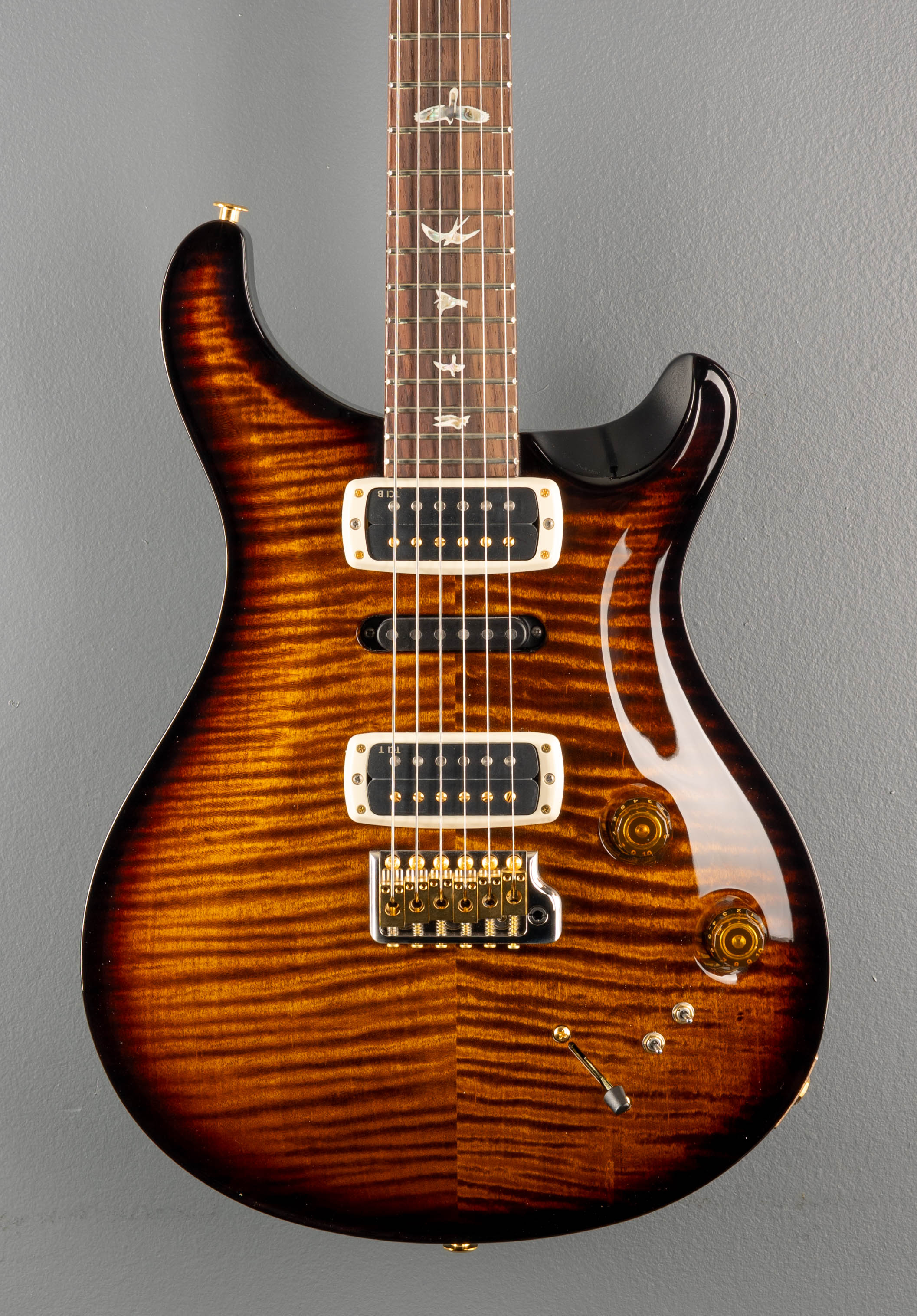 Modern Eagle V 10 Top - Black Gold Wraparound Burst - Image 2