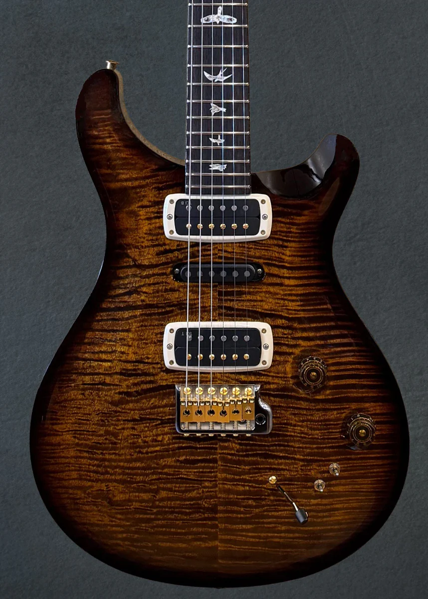 Modern Eagle V 10 Top - Black Gold Wraparound Burst - Image 2