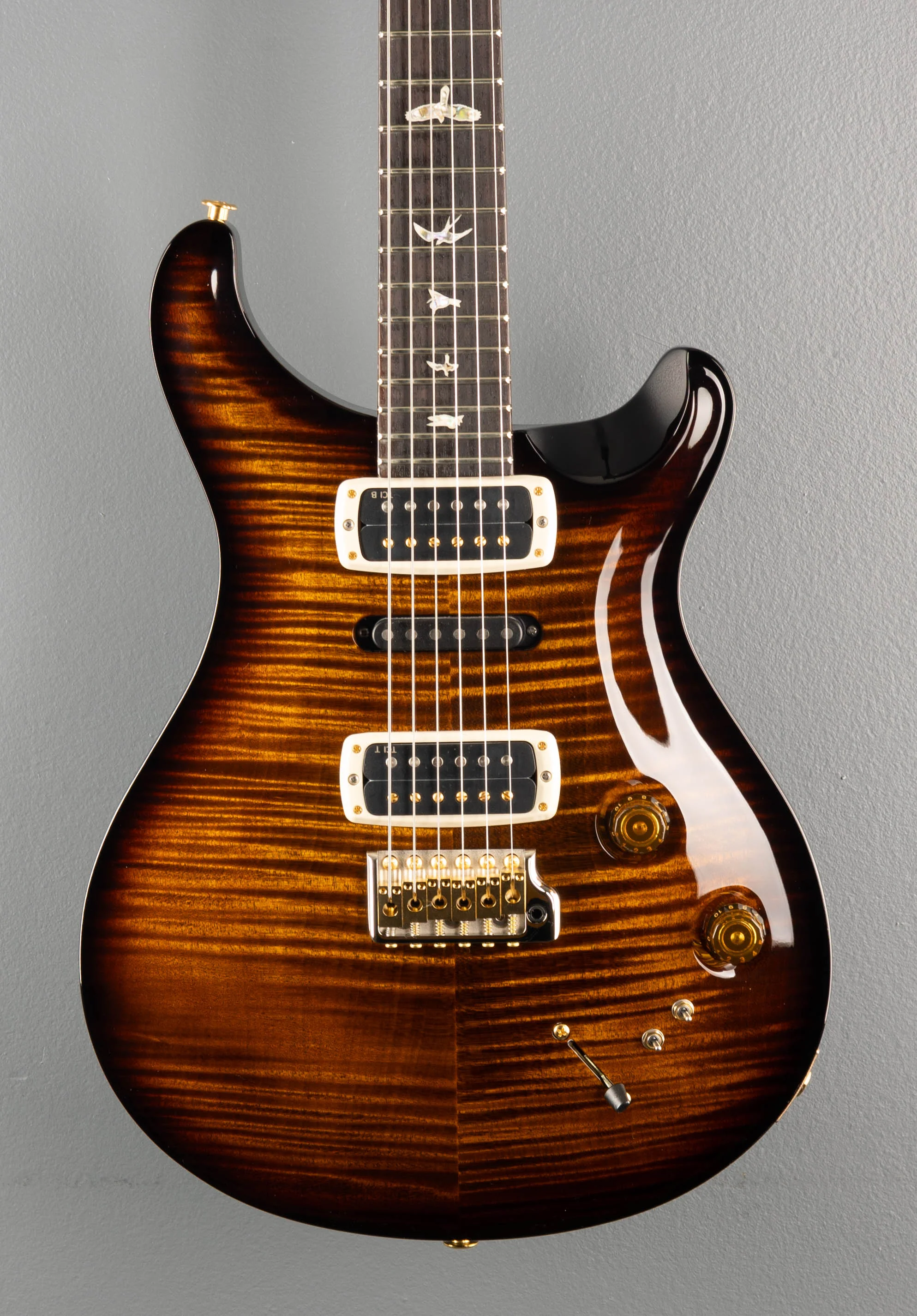 Modern Eagle V 10 Top - Black Gold Wraparound Burst - Image 2