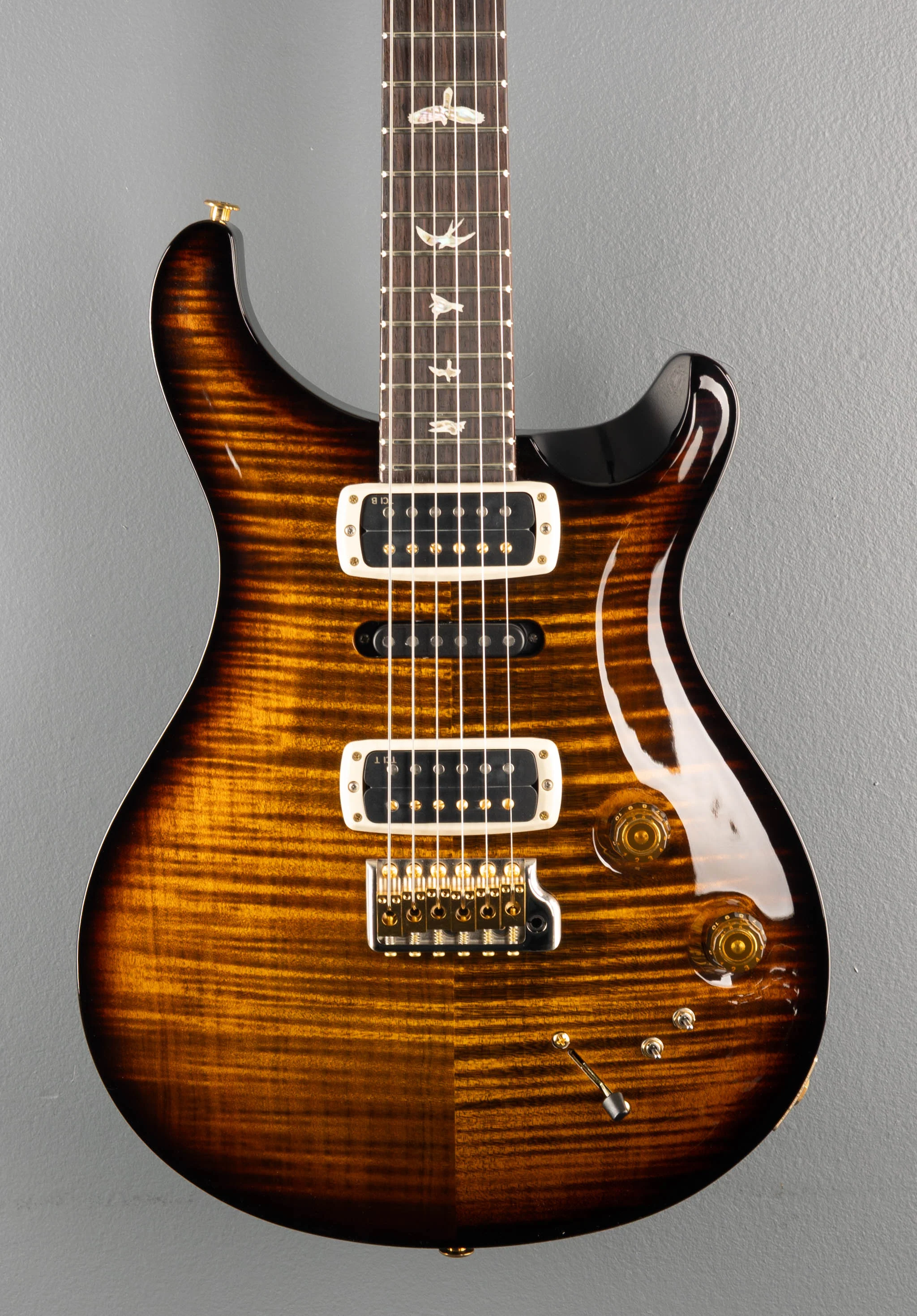 Modern Eagle V 10 Top - Black Gold Wraparound Burst - Image 2