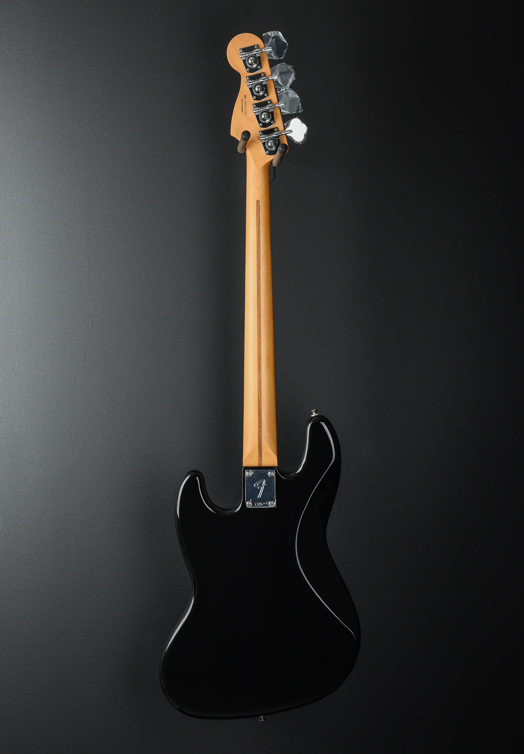 Player II Jazz Bass - Black W/Maple - Image 5
