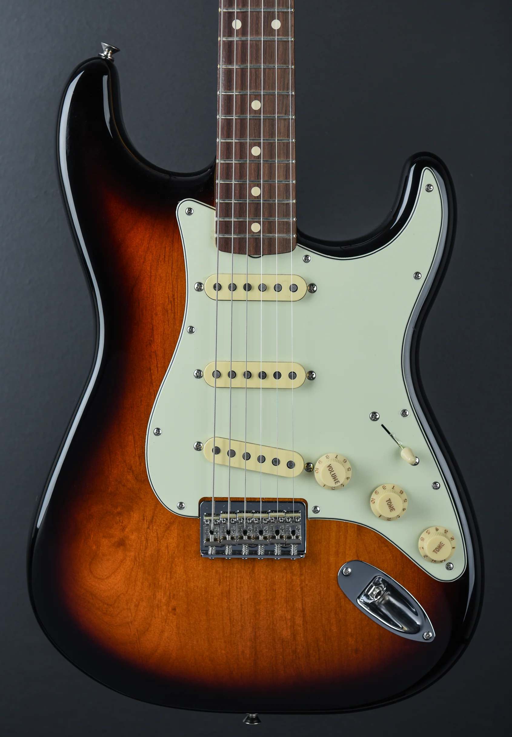 Robert Cray Stratocaster - 3 Color Sunburst - Image 2