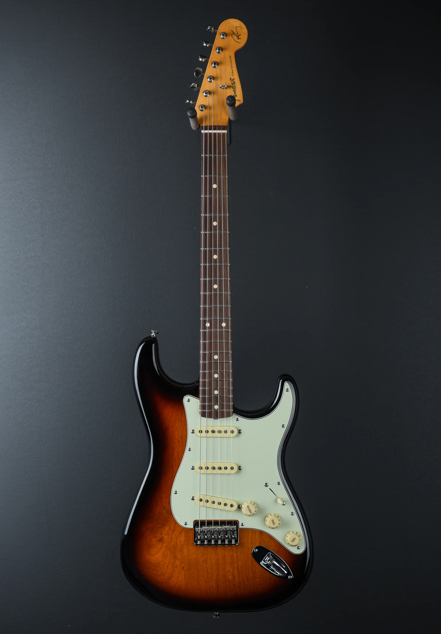 Robert Cray Stratocaster - 3 Color Sunburst - Image 3