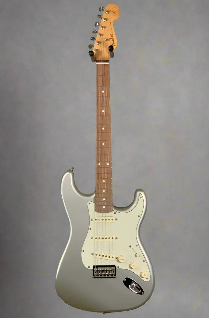 ROBERT CRAY STRATOCASTER-Inca Silver - Image 3