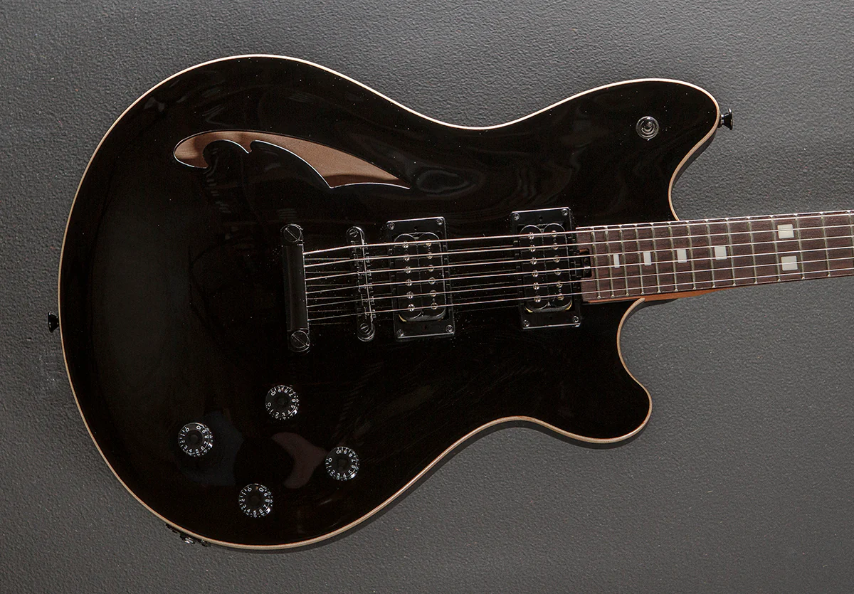 SA-126 Standard - Piano Black
