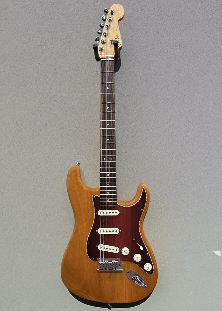 Used American Deluxe Stratocaster '10 - Image 3